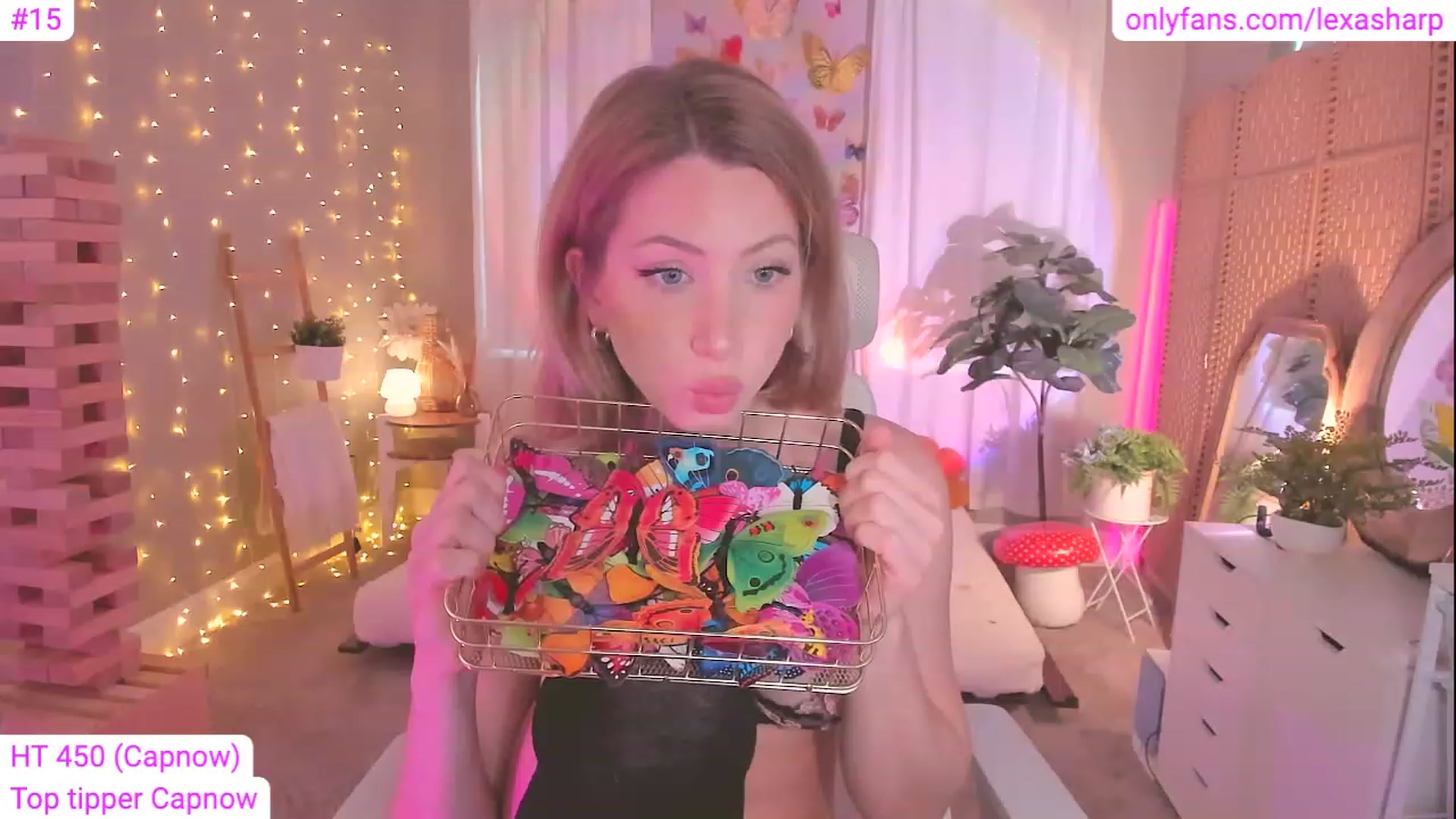 Gallery image thumbnail from alexasharp's myfreecams stream on, 08/14/2023, 23:52 image 13 of 20