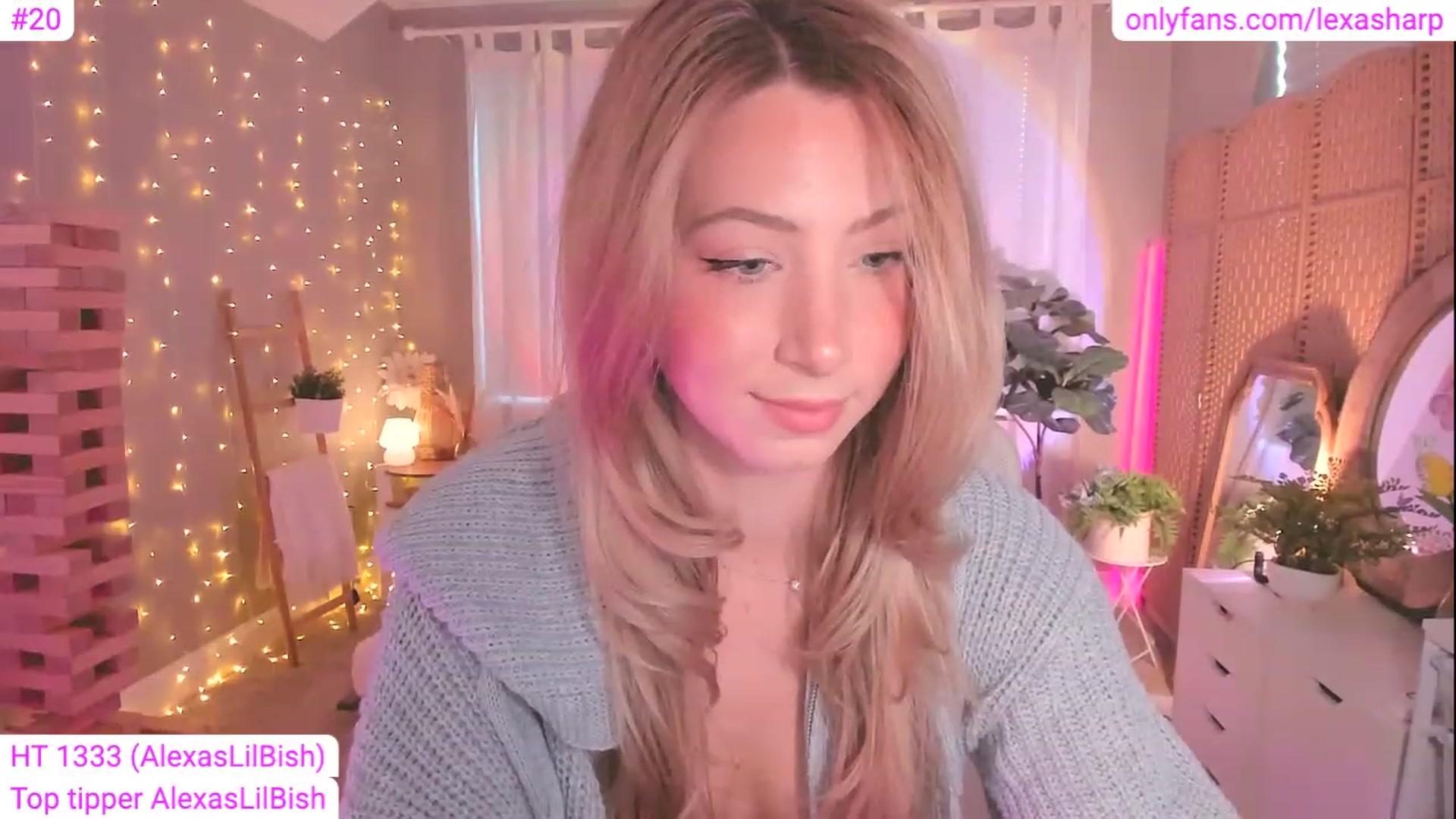 Gallery image thumbnail from alexasharp's myfreecams stream on, 08/17/2023, 24:02 image 9 of 20