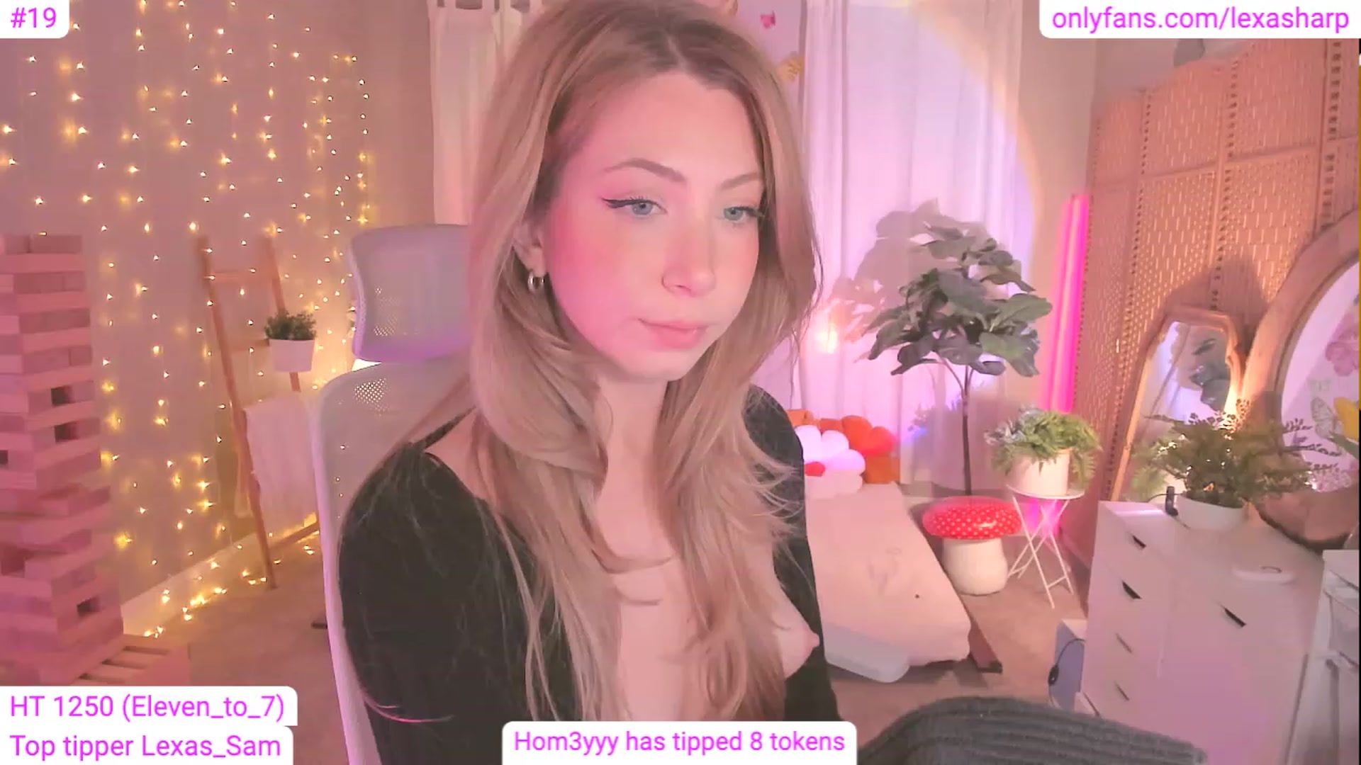 Gallery image thumbnail from alexasharp's myfreecams stream on, 08/18/2023, 04:11 image 18 of 20