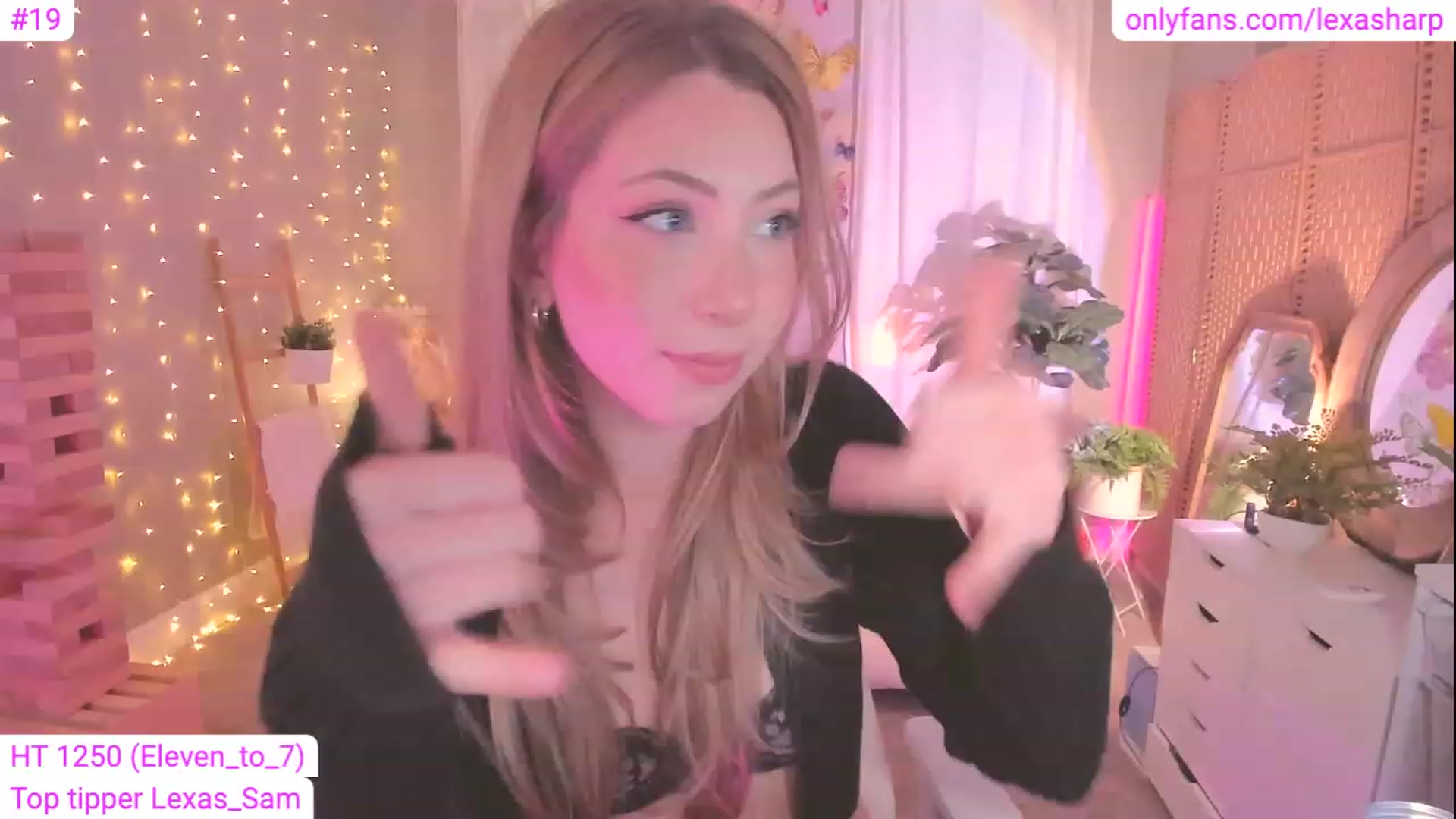 Gallery image thumbnail from alexasharp's myfreecams stream on, 08/18/2023, 04:11 image 9 of 20