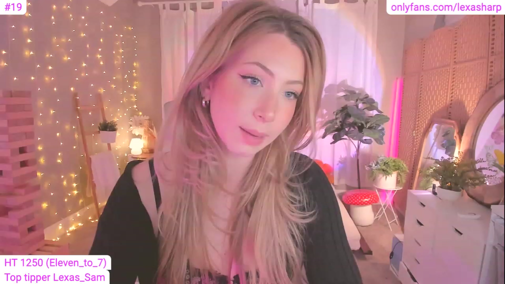 Gallery image thumbnail from alexasharp's myfreecams stream on, 08/18/2023, 04:11 image 11 of 20