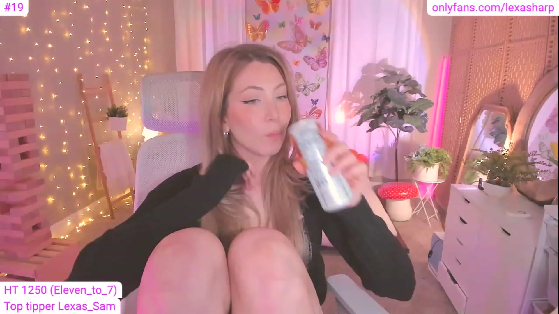 Gallery image thumbnail from alexasharp's myfreecams stream on, 08/18/2023, 04:11 image 14 of 20