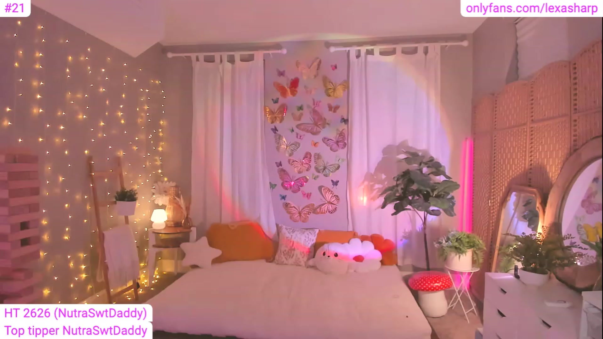 Gallery image thumbnail from alexasharp's myfreecams stream on, 08/19/2023, 03:31 image 17 of 20