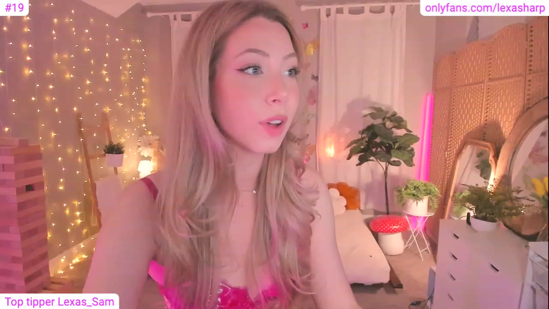 Gallery image thumbnail from alexasharp's myfreecams stream on, 08/25/2023, 02:18 image 12 of 20