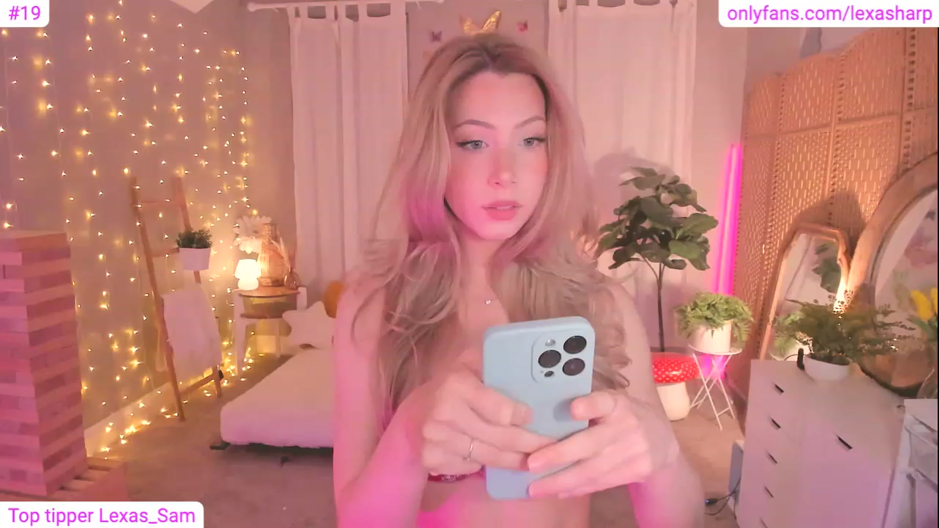 Gallery image thumbnail from alexasharp's myfreecams stream on, 08/25/2023, 02:18 image 8 of 20