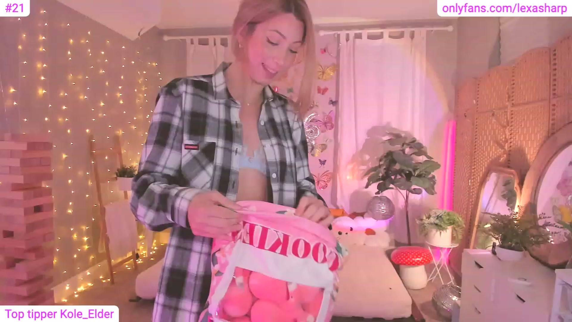 Gallery image thumbnail from alexasharp's myfreecams stream on, 08/30/2023, 02:11 image 18 of 20