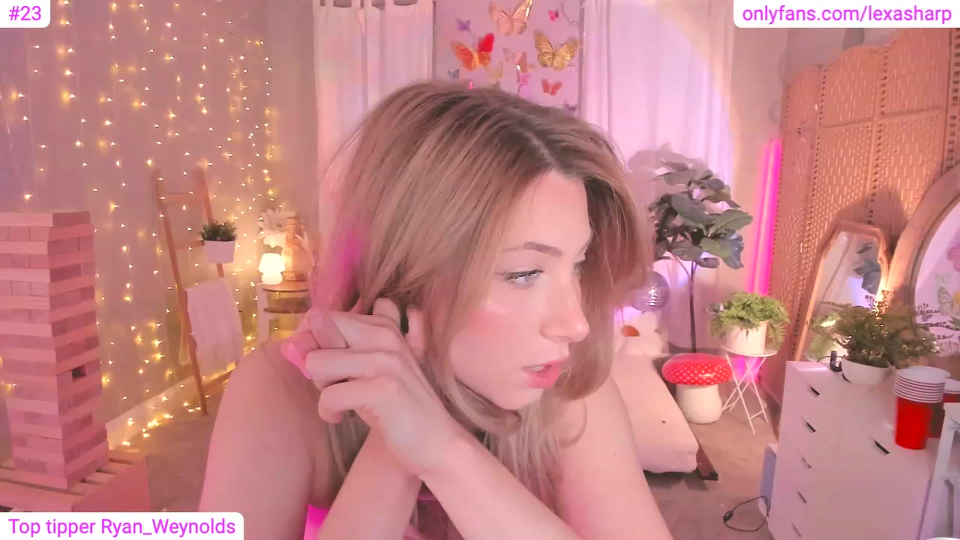 Gallery image thumbnail from alexasharp's myfreecams stream on, 09/01/2023, 04:11 image 18 of 20
