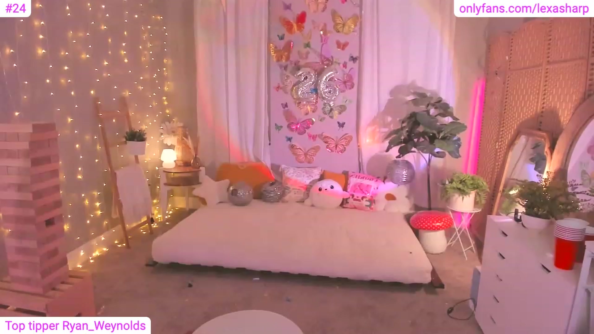 Gallery image thumbnail from alexasharp's myfreecams stream on, 09/01/2023, 04:11 image 14 of 20