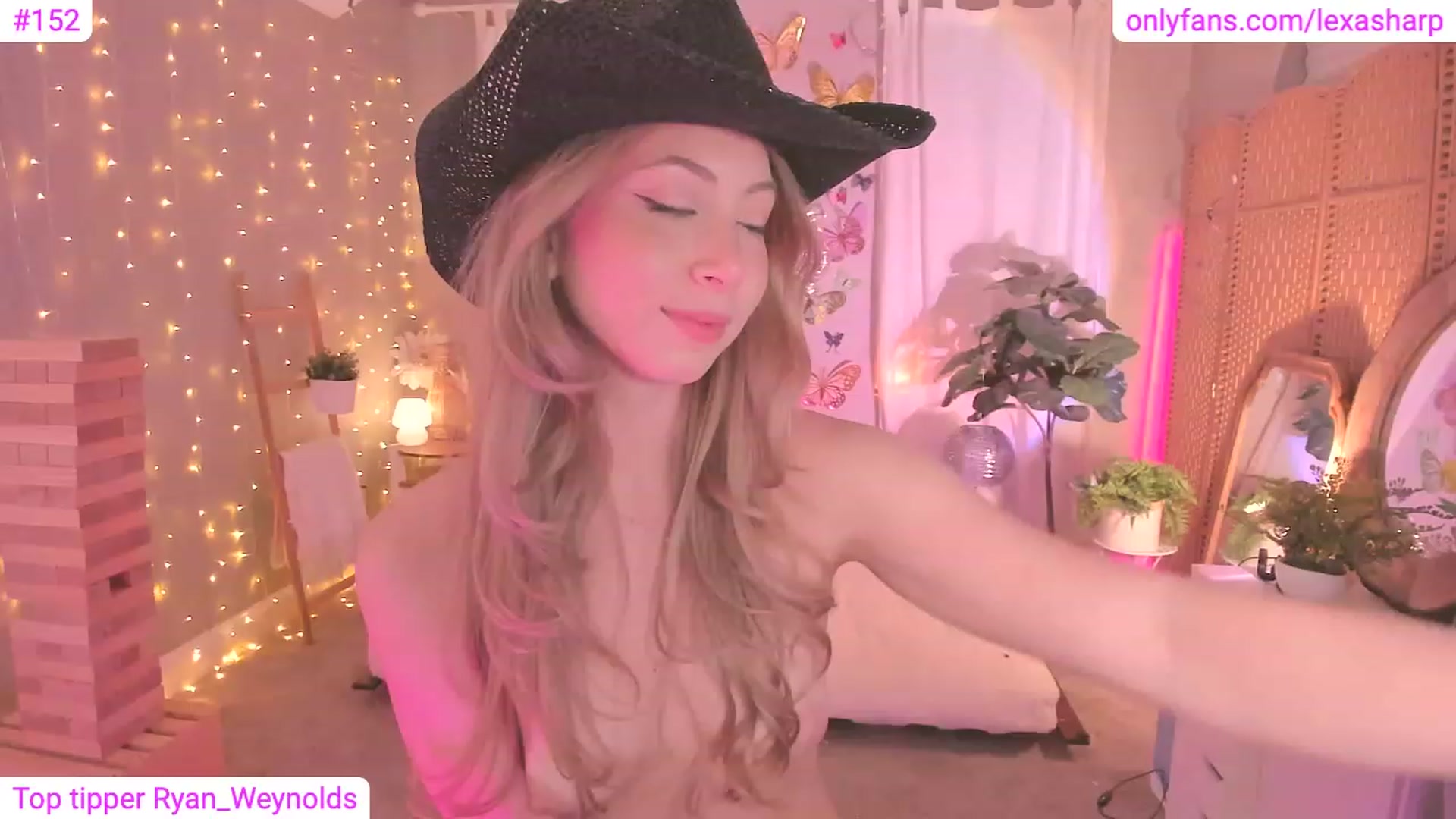 Gallery image thumbnail from alexasharp's myfreecams stream on, 09/01/2023, 07:55 image 5 of 20
