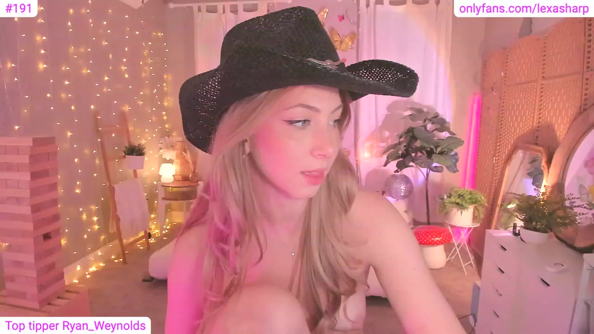 Gallery image thumbnail from alexasharp's myfreecams stream on, 09/01/2023, 07:55 image 8 of 20