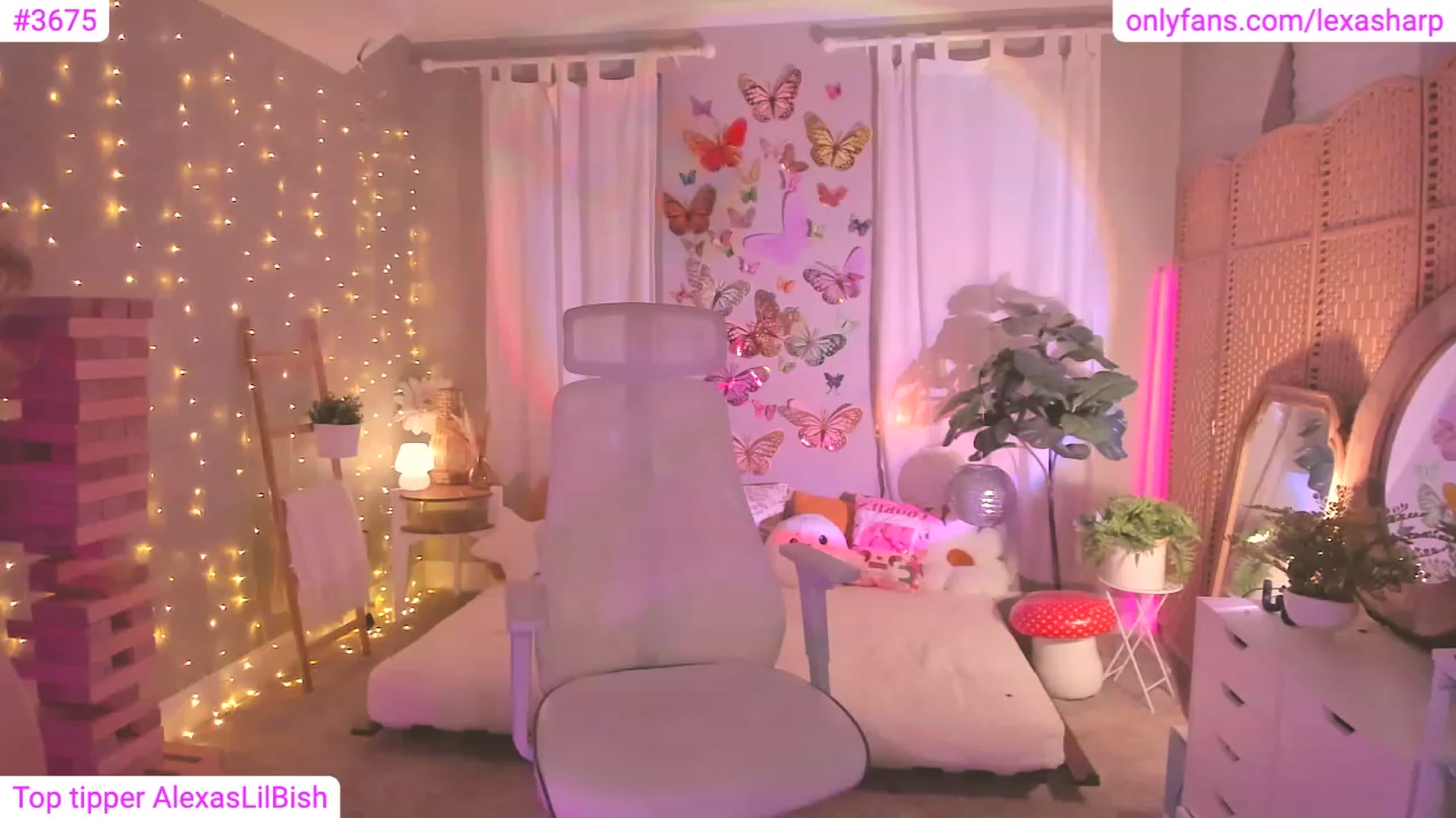 Gallery image thumbnail from alexasharp's myfreecams stream on, 09/20/2023, 02:46 image 4 of 20