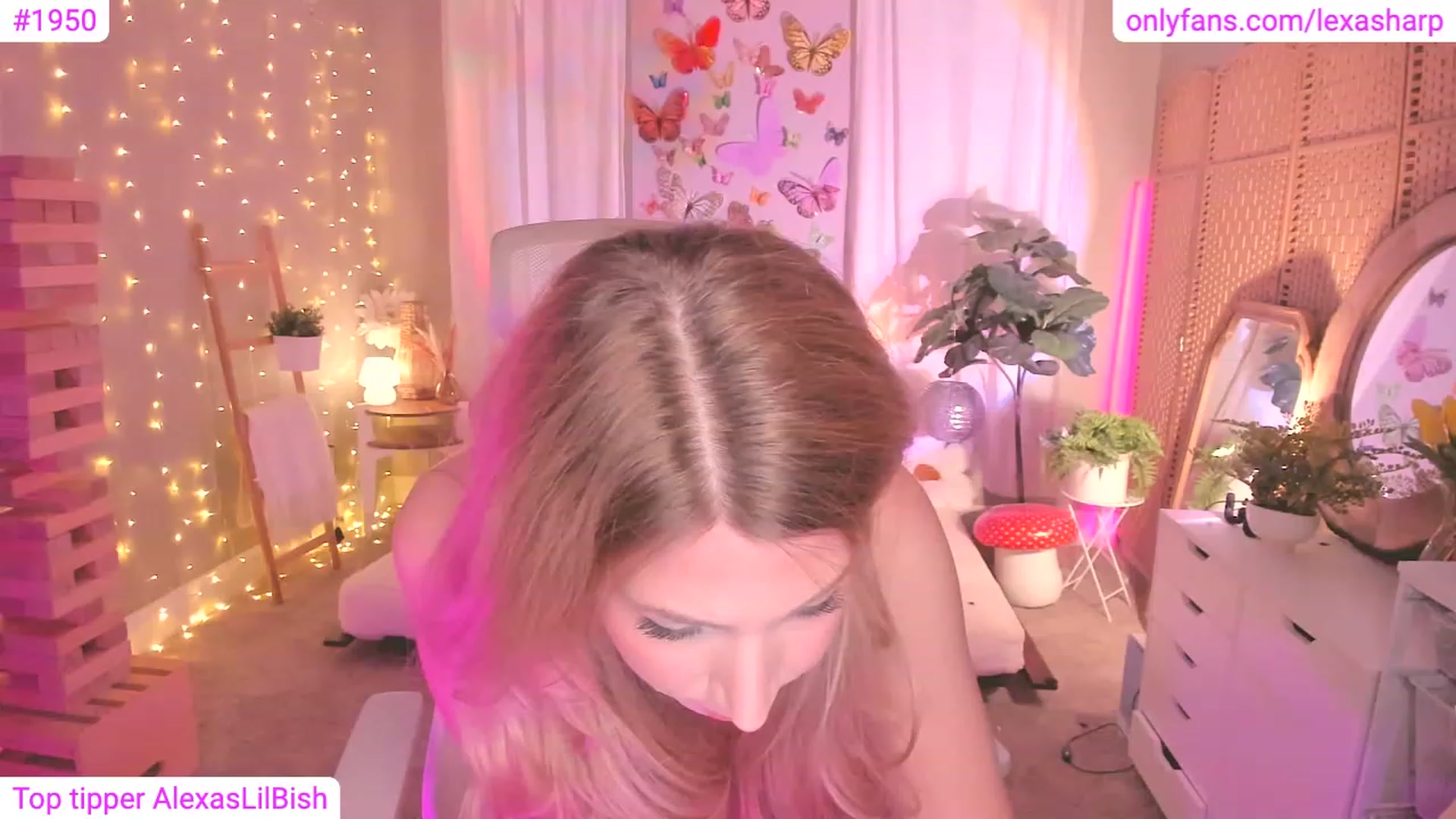 Gallery image thumbnail from alexasharp's myfreecams stream on, 09/20/2023, 03:41 image 18 of 20