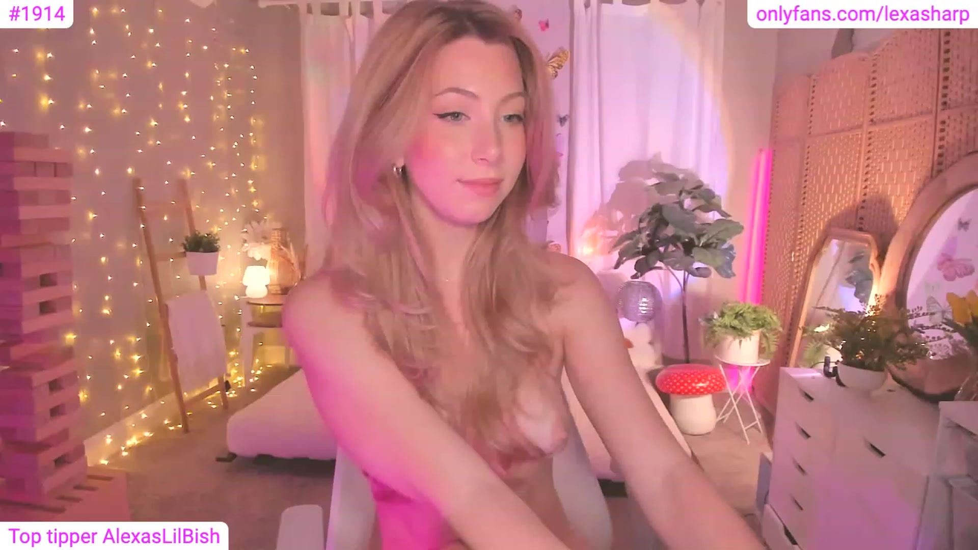 Gallery image thumbnail from alexasharp's myfreecams stream on, 09/20/2023, 04:10 image 18 of 20