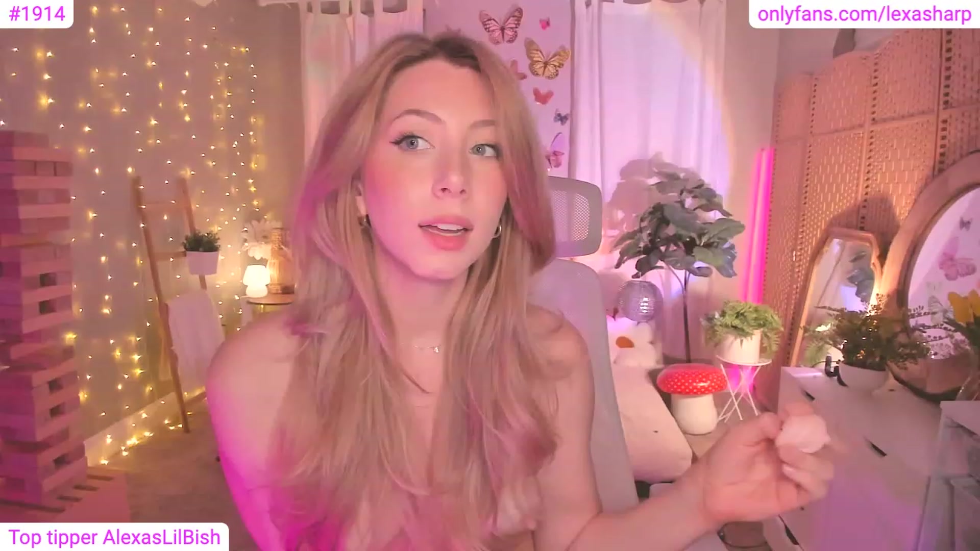 Gallery image thumbnail from alexasharp's myfreecams stream on, 09/20/2023, 04:10 image 16 of 20