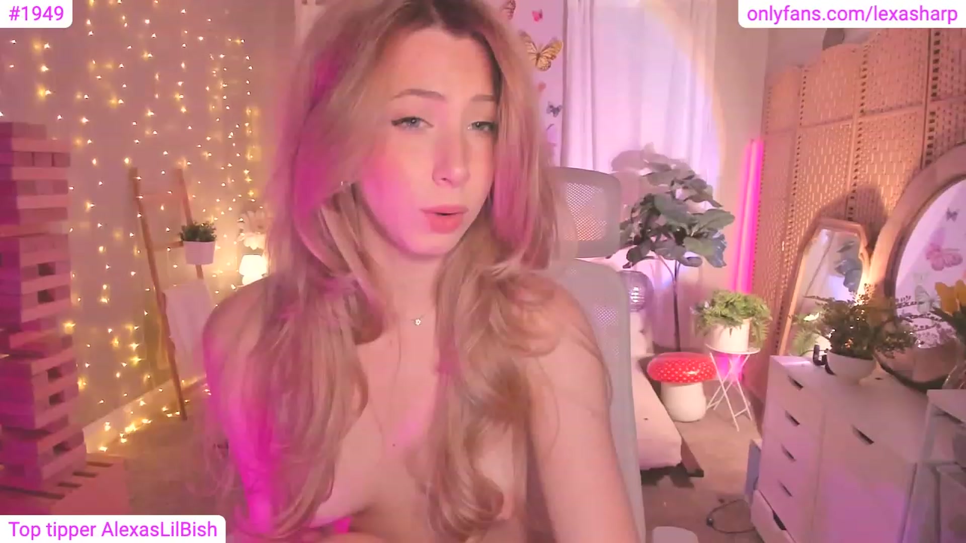 Gallery image thumbnail from alexasharp's myfreecams stream on, 09/20/2023, 04:10 image 6 of 20