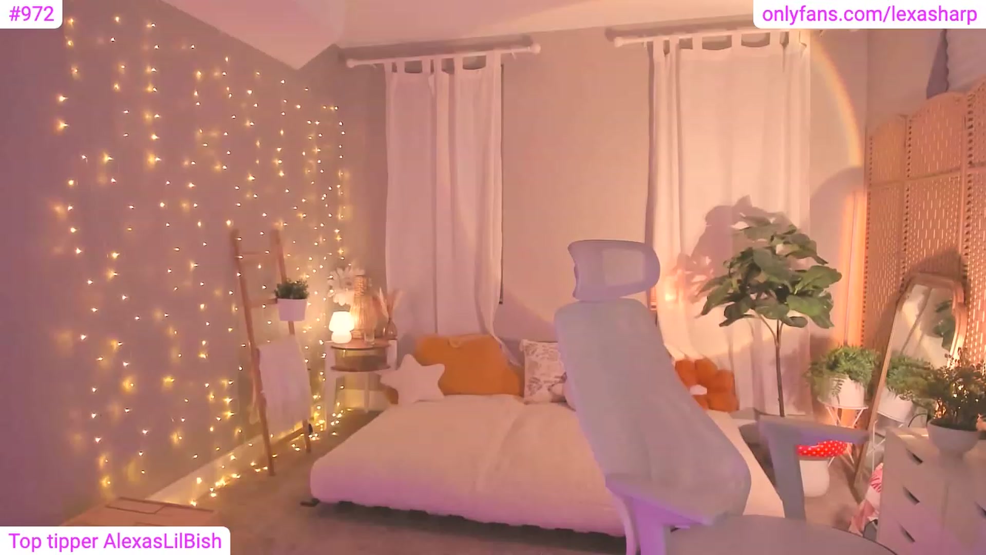 Gallery image thumbnail from alexasharp's myfreecams stream on, 09/27/2023, 01:28 image 13 of 20
