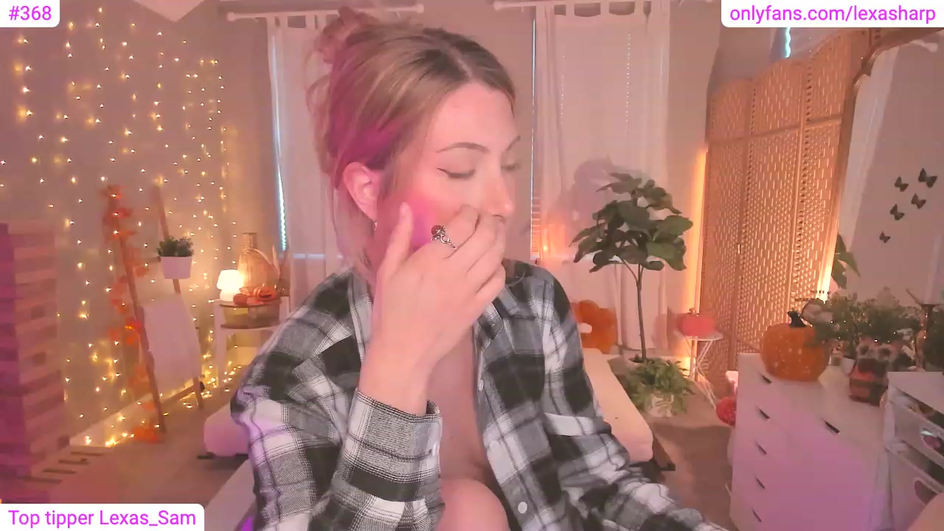 Gallery image thumbnail from alexasharp's myfreecams stream on, 10/02/2023, 23:01 image 11 of 20