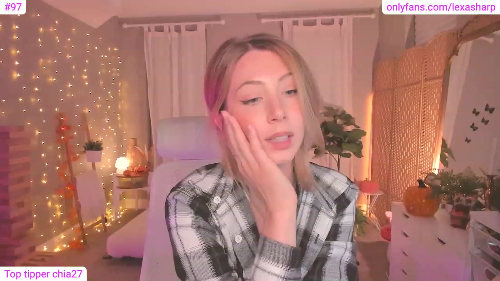 Gallery image thumbnail from alexasharp's myfreecams stream on, 10/03/2023, 24:06 image 18 of 20