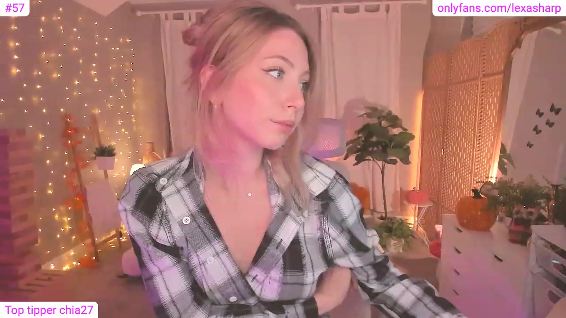 Gallery image thumbnail from alexasharp's myfreecams stream on, 10/03/2023, 24:06 image 20 of 20