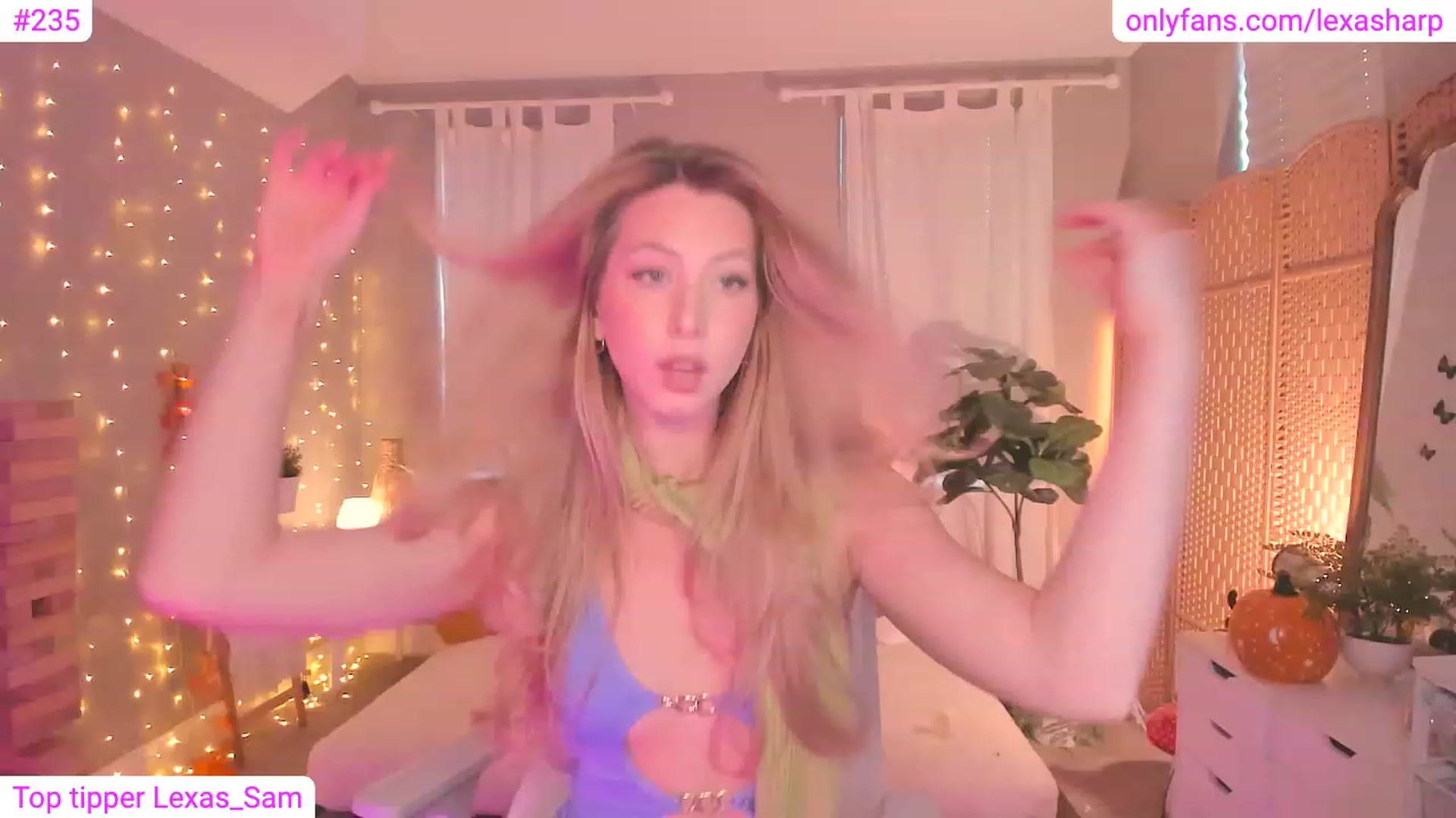 Gallery image thumbnail from alexasharp's myfreecams stream on, 10/05/2023, 23:25 image 2 of 20