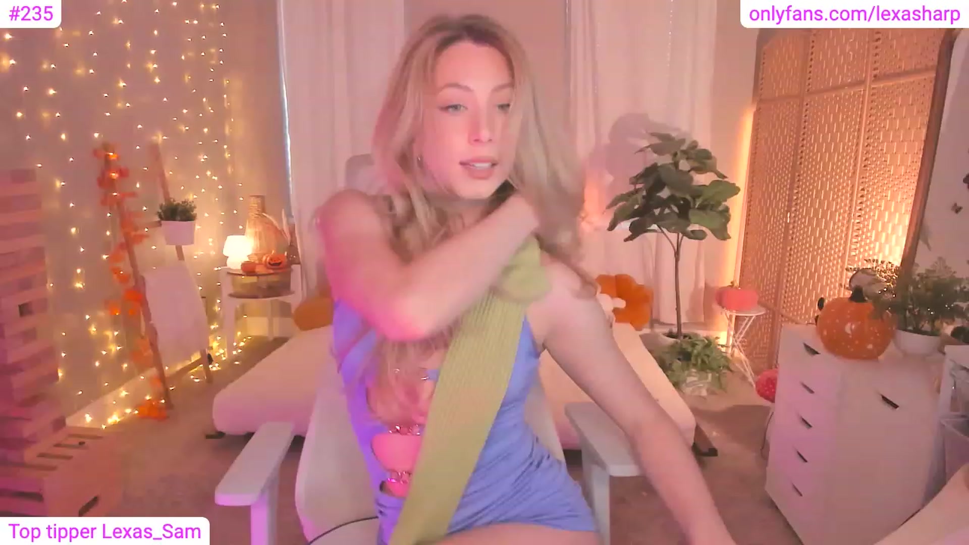Gallery image thumbnail from alexasharp's myfreecams stream on, 10/05/2023, 23:25 image 3 of 20
