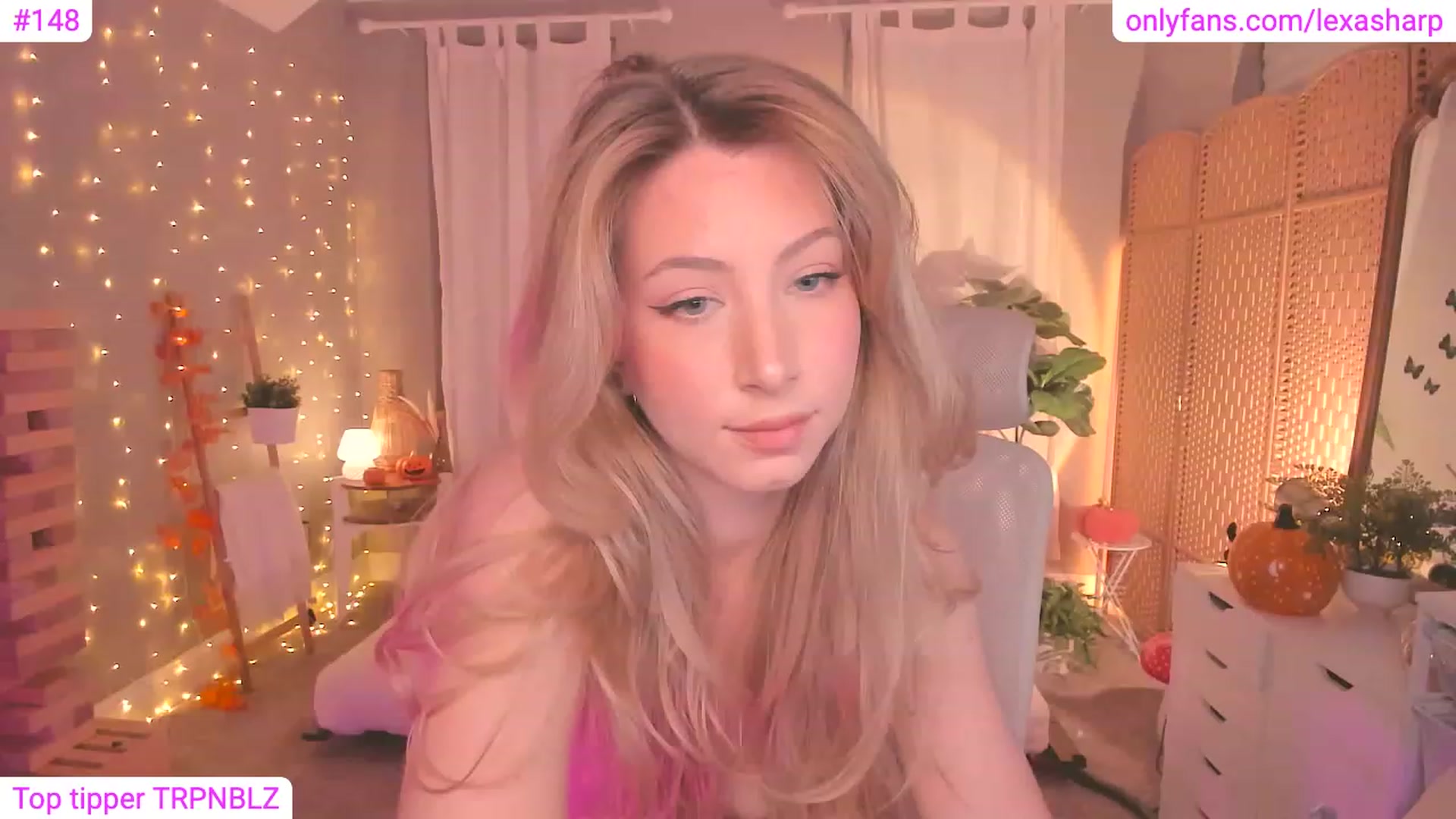 Gallery image thumbnail from alexasharp's myfreecams stream on, 10/06/2023, 24:01 image 6 of 20