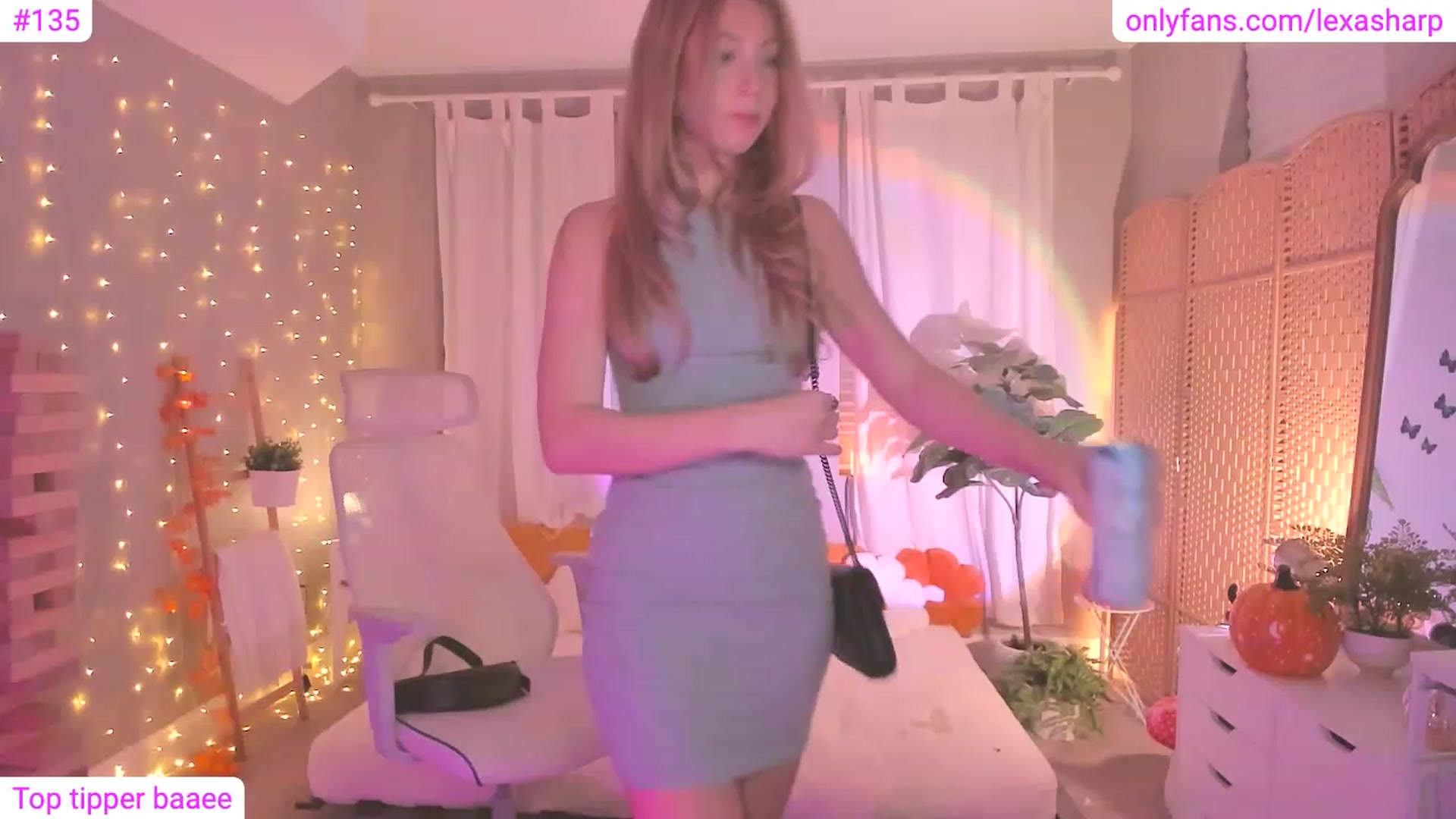 Gallery image thumbnail from alexasharp's myfreecams stream on, 10/07/2023, 24:45 image 16 of 20