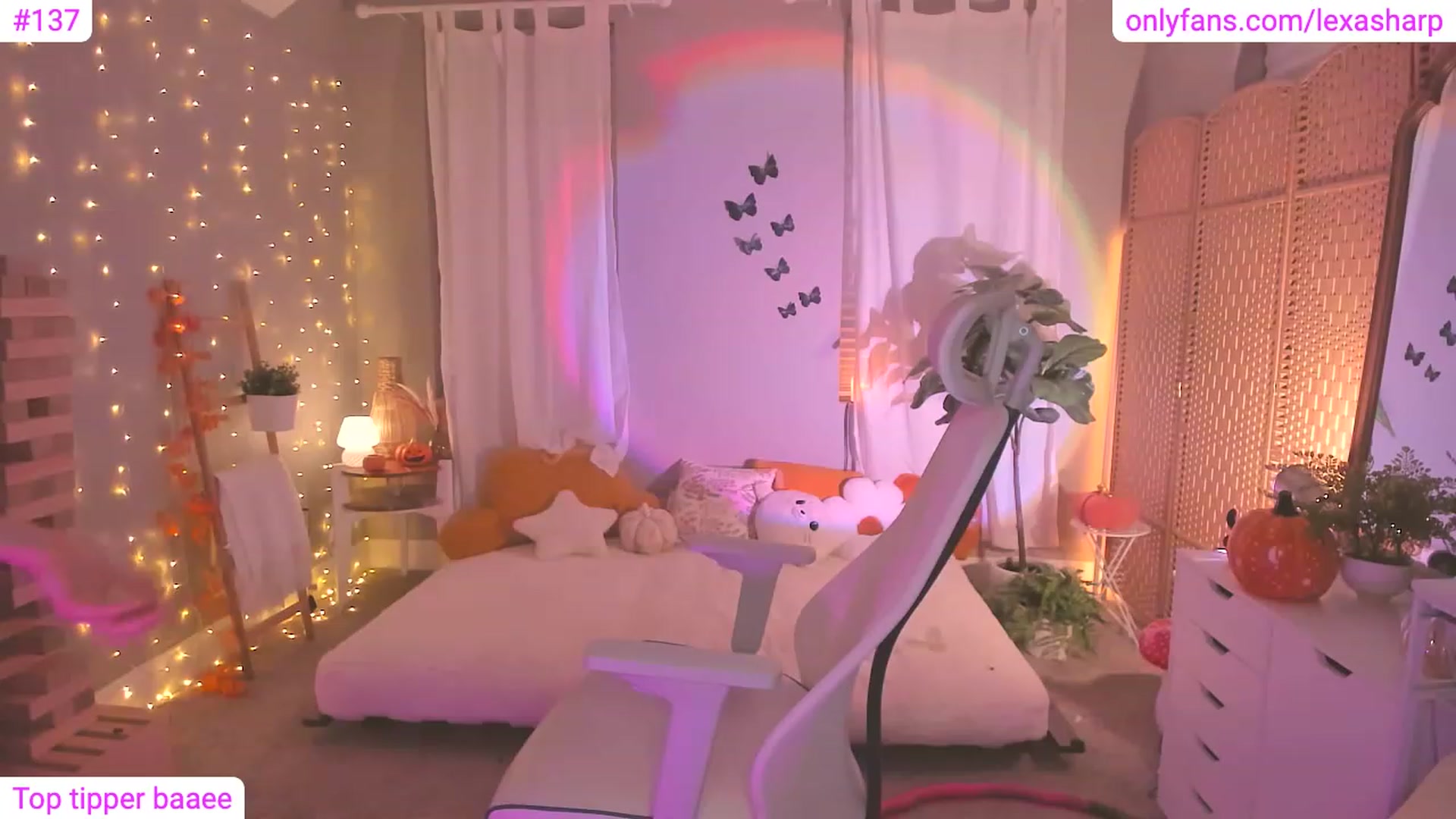 Gallery image thumbnail from alexasharp's myfreecams stream on, 10/07/2023, 24:45 image 8 of 20