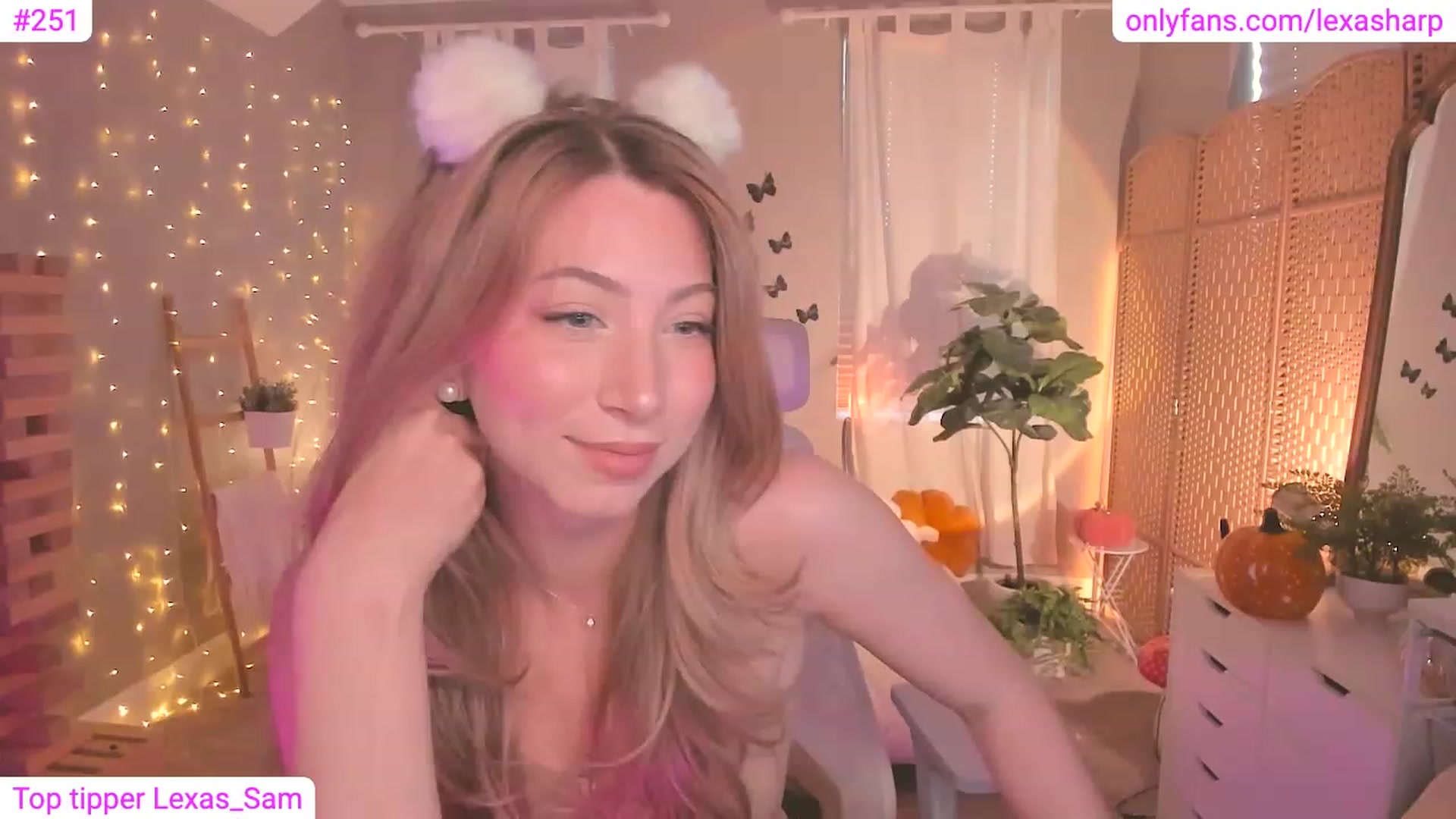 Gallery image thumbnail from alexasharp's myfreecams stream on, 10/09/2023, 22:27 image 15 of 20