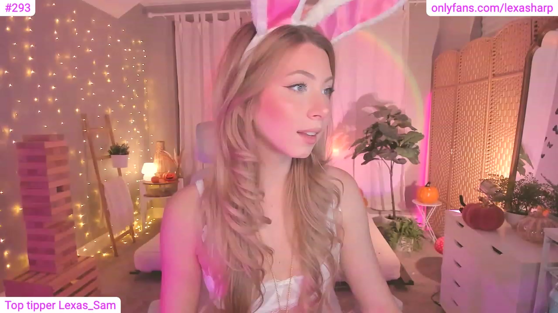 Gallery image thumbnail from alexasharp's myfreecams stream on, 10/14/2023, 03:51 image 9 of 20