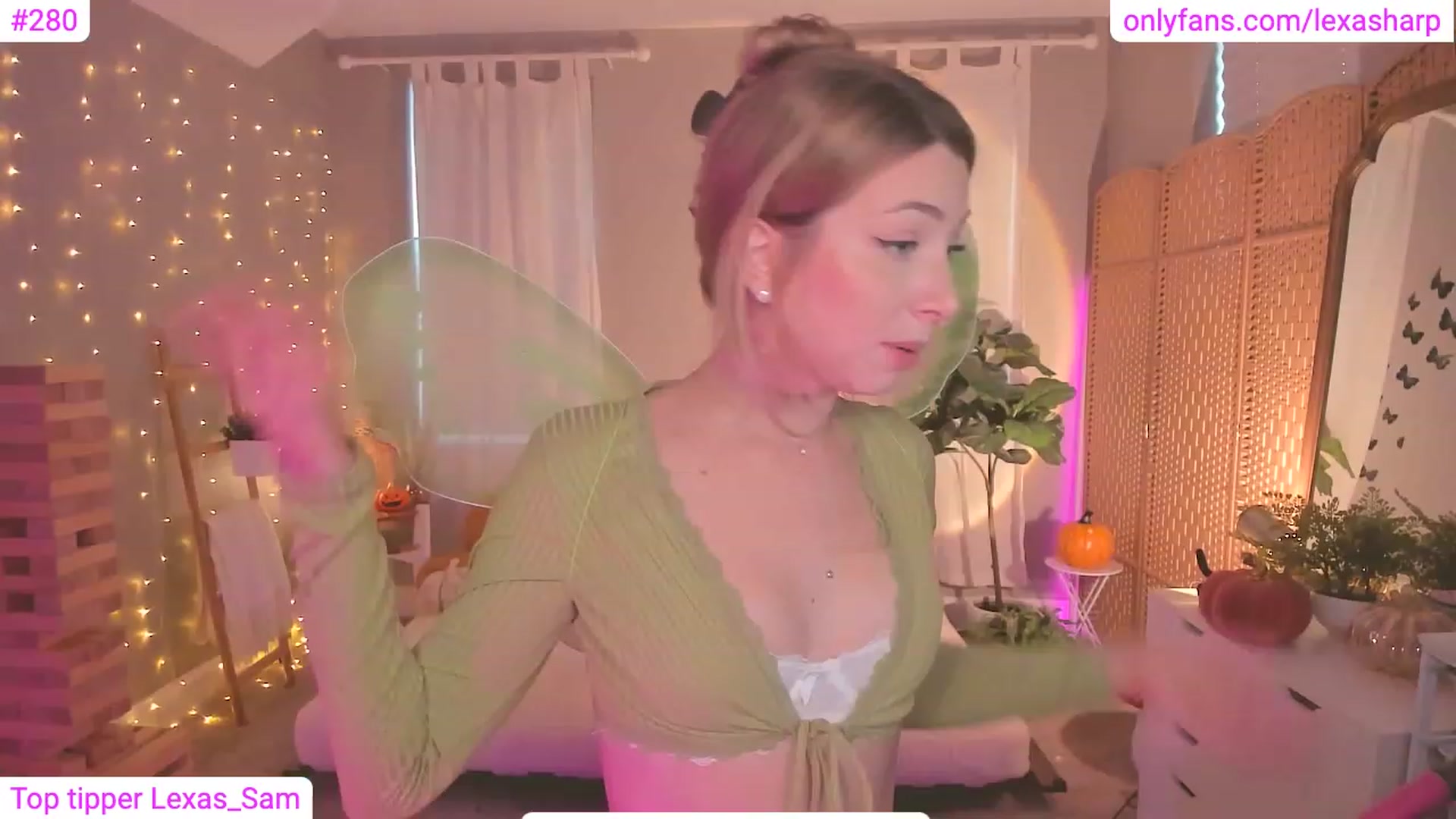 Gallery image thumbnail from alexasharp's myfreecams stream on, 10/17/2023, 22:47 image 4 of 20