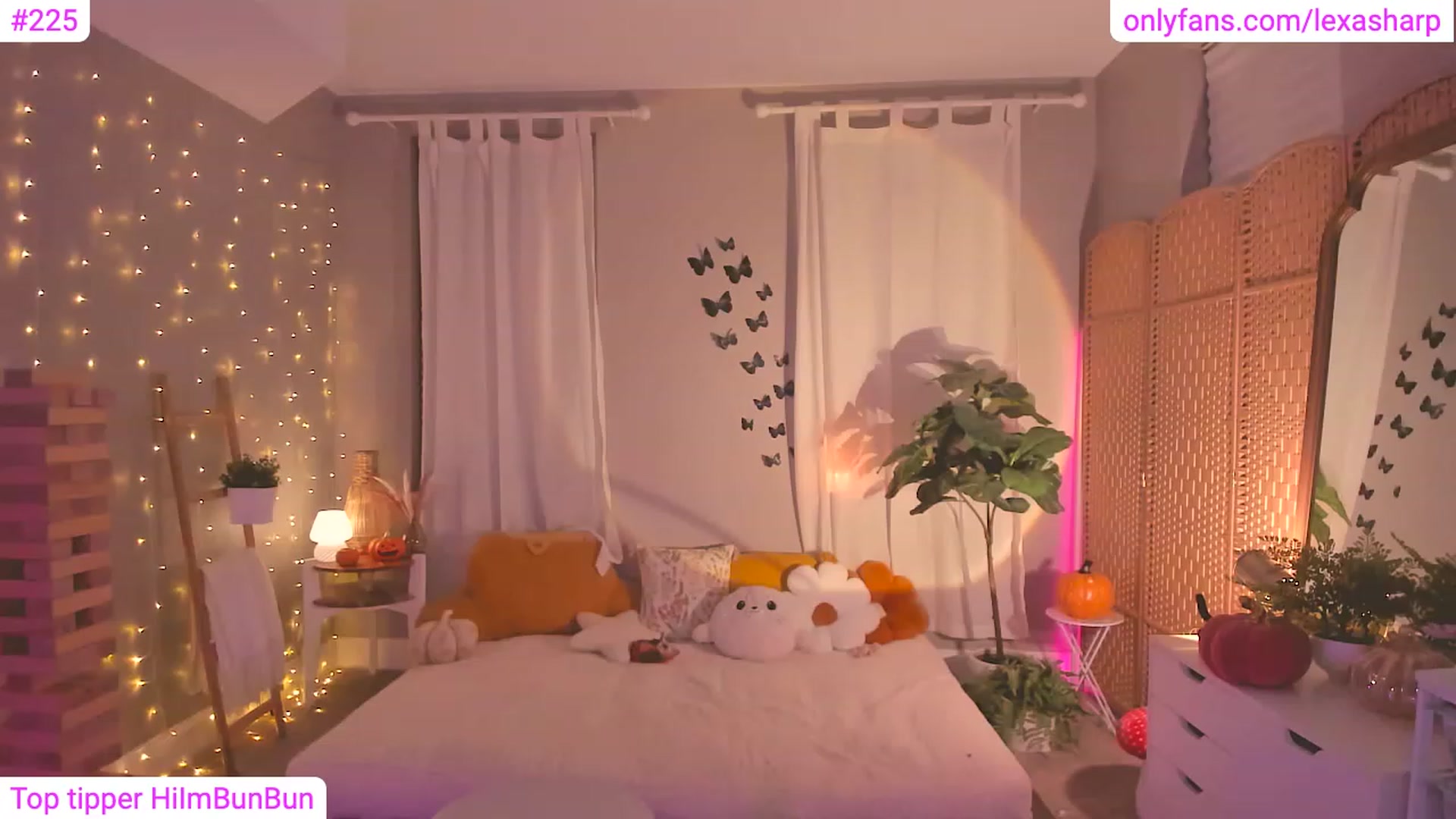 Gallery image thumbnail from alexasharp's myfreecams stream on, 10/18/2023, 24:19 image 5 of 20