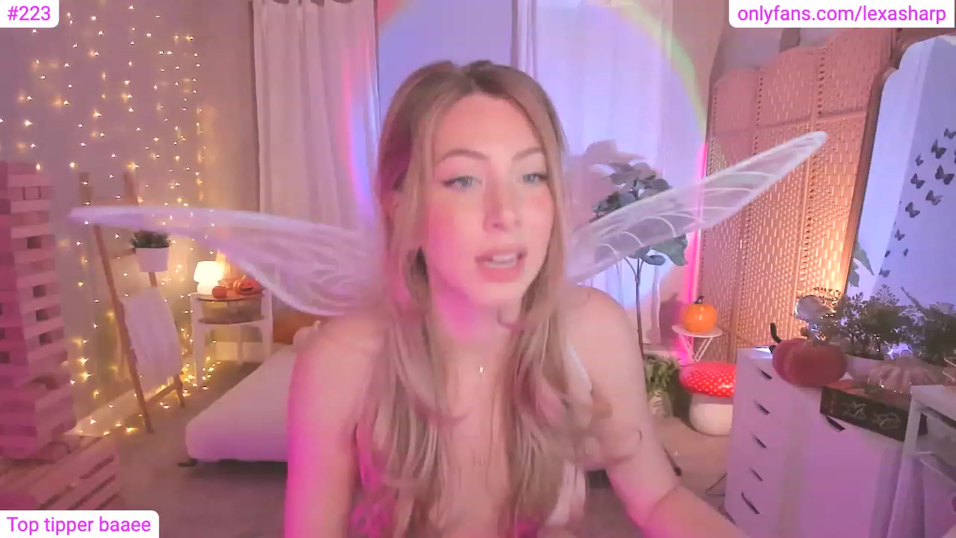 Gallery image thumbnail from alexasharp's myfreecams stream on, 10/20/2023, 01:11 image 20 of 20