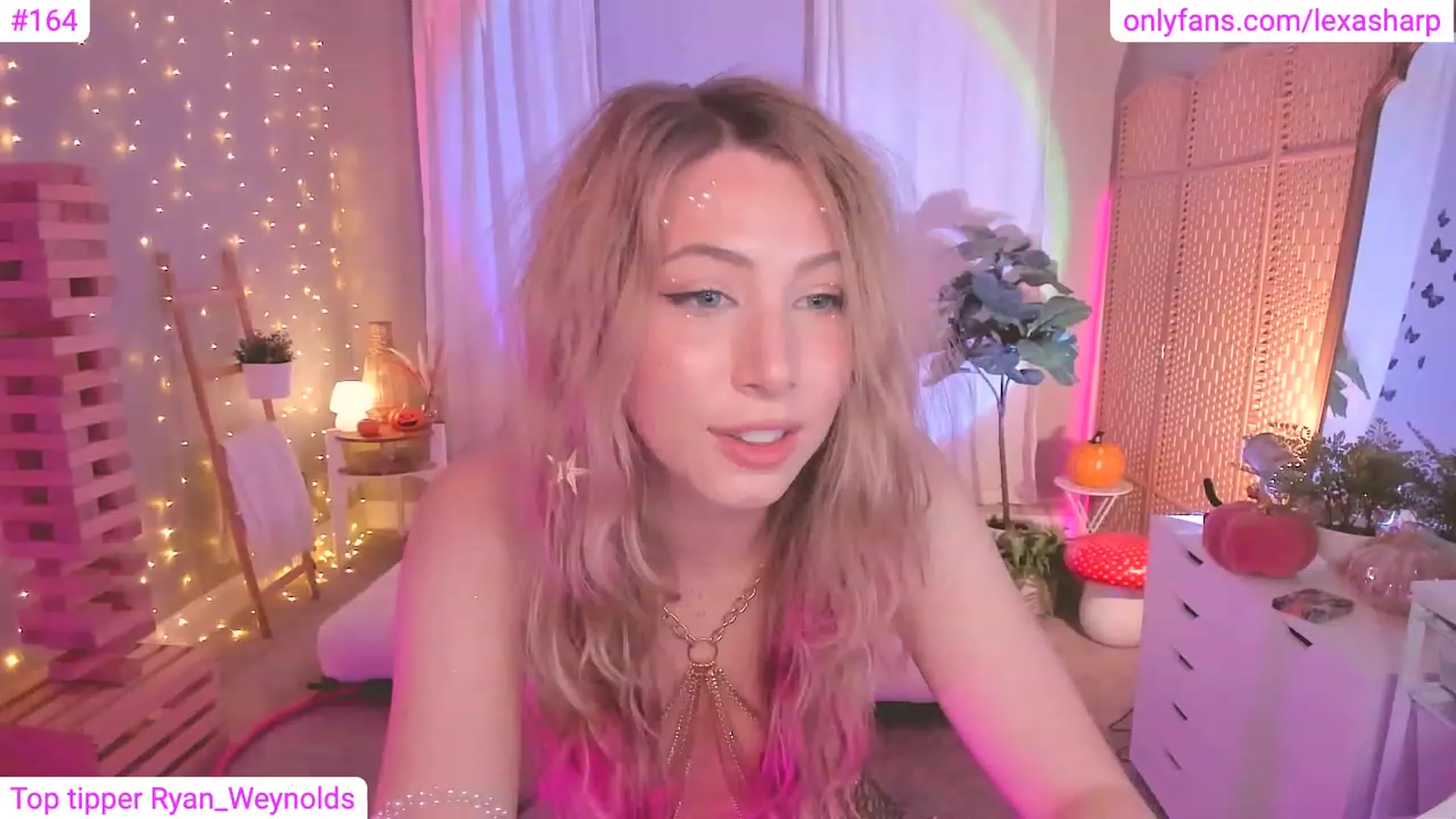 Gallery image thumbnail from alexasharp's myfreecams stream on, 10/21/2023, 05:30 image 1 of 20