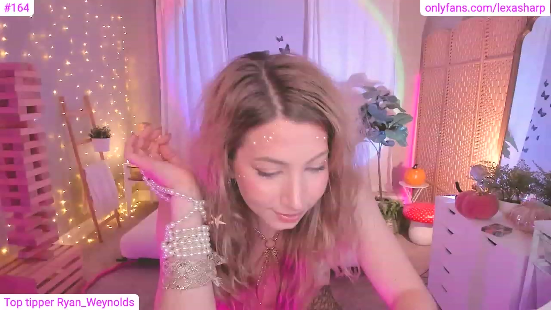 Gallery image thumbnail from alexasharp's myfreecams stream on, 10/21/2023, 05:30 image 4 of 20