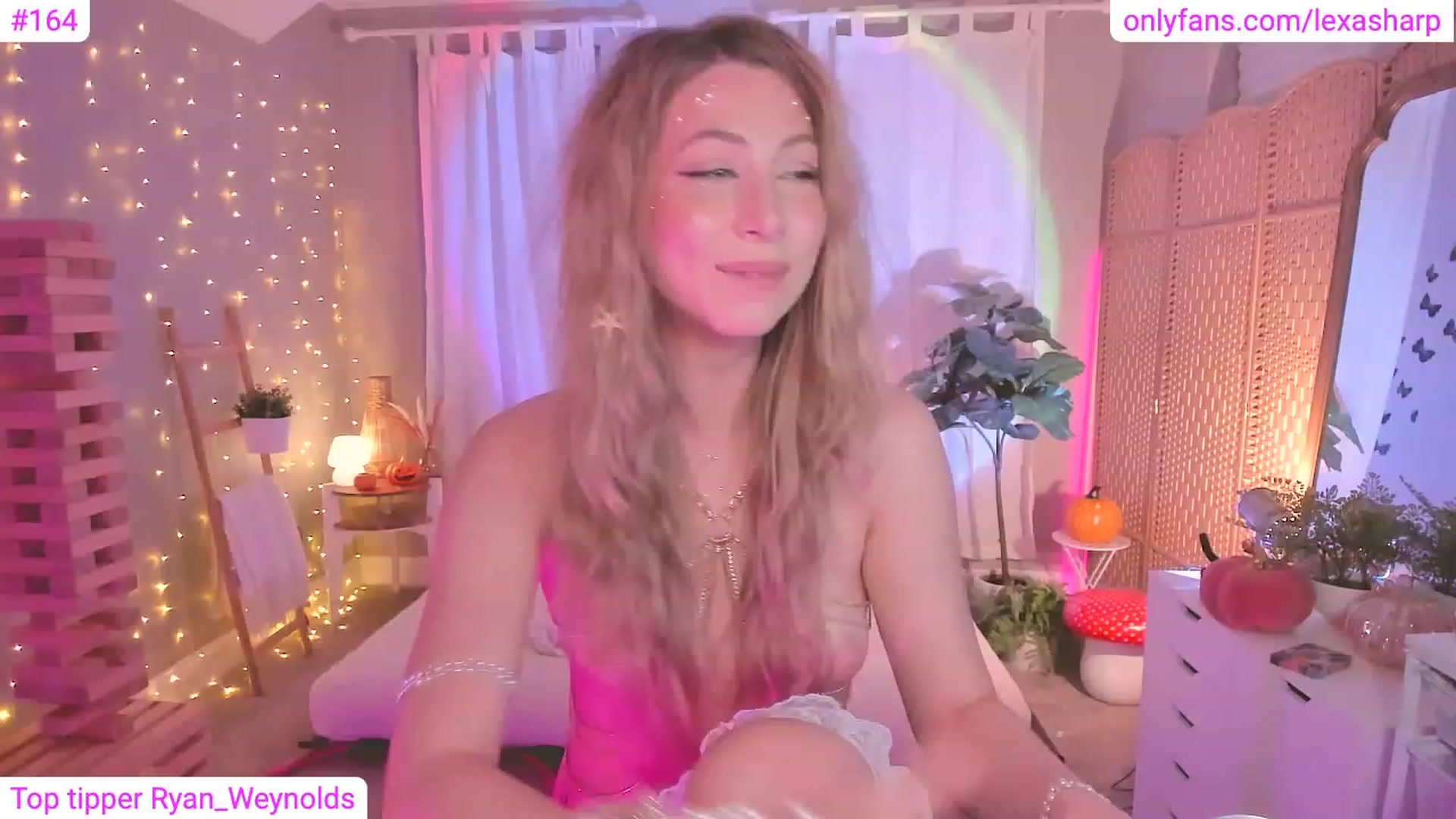 Gallery image thumbnail from alexasharp's myfreecams stream on, 10/21/2023, 05:30 image 10 of 20