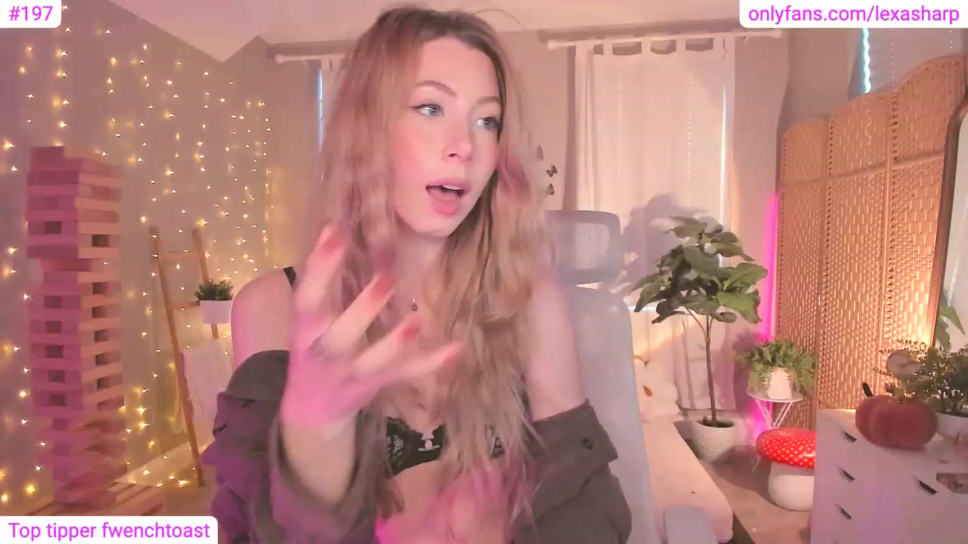 Gallery image thumbnail from alexasharp's myfreecams stream on, 10/23/2023, 22:30 image 13 of 20