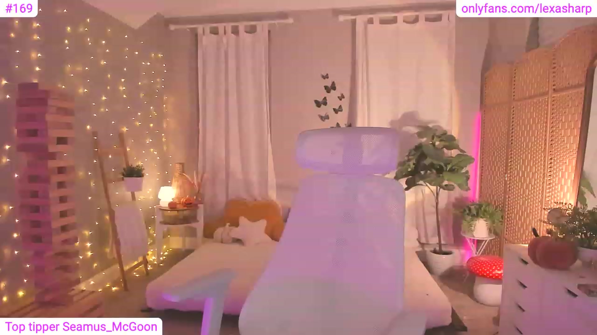 Gallery image thumbnail from alexasharp's myfreecams stream on, 10/23/2023, 23:20 image 11 of 20