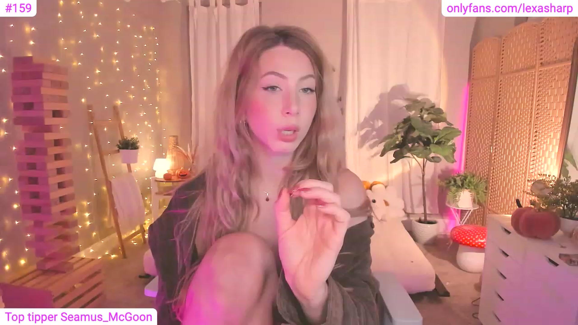 Gallery image thumbnail from alexasharp's myfreecams stream on, 10/23/2023, 23:20 image 14 of 20