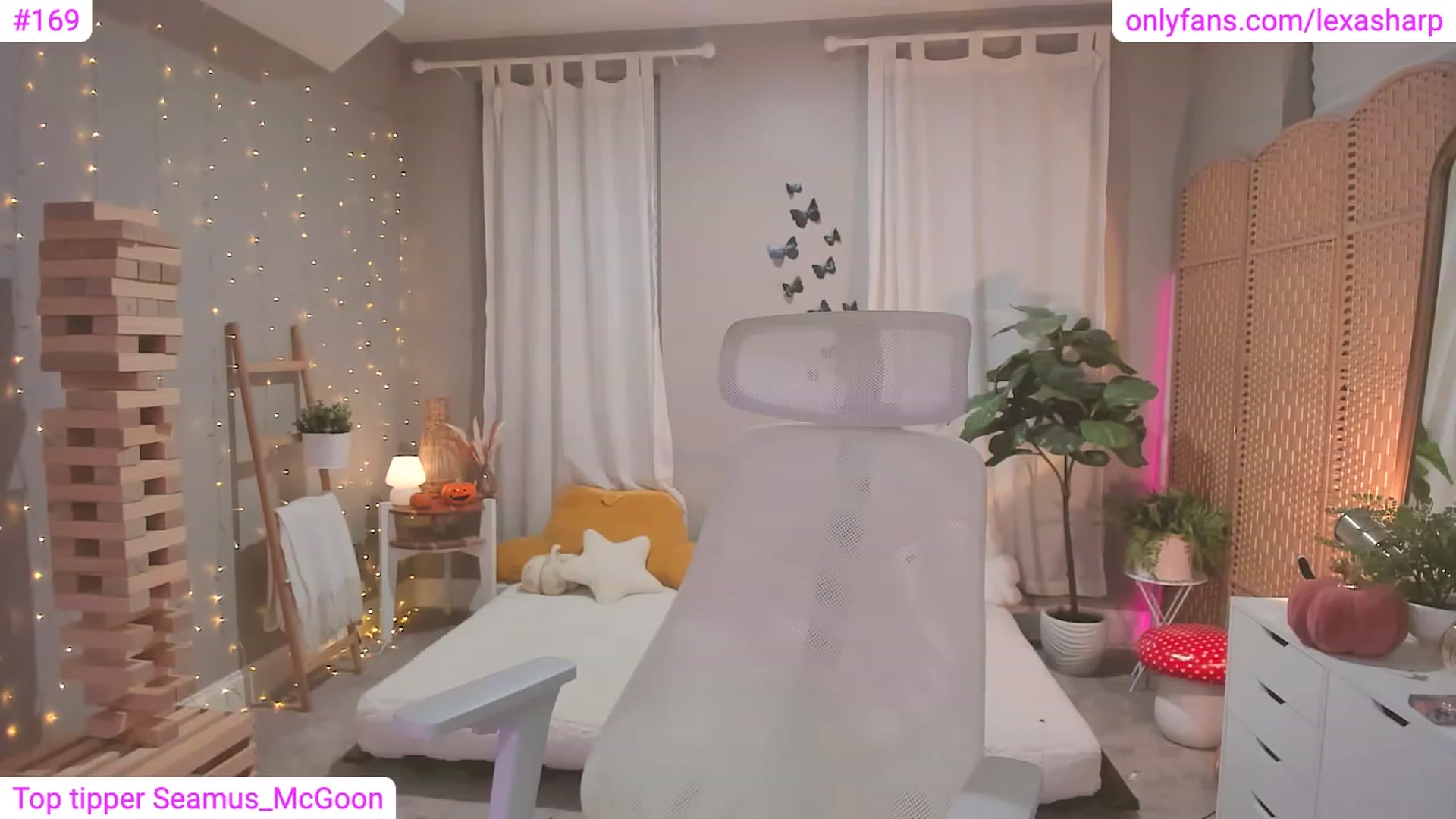 Gallery image thumbnail from alexasharp's myfreecams stream on, 10/23/2023, 23:20 image 10 of 20