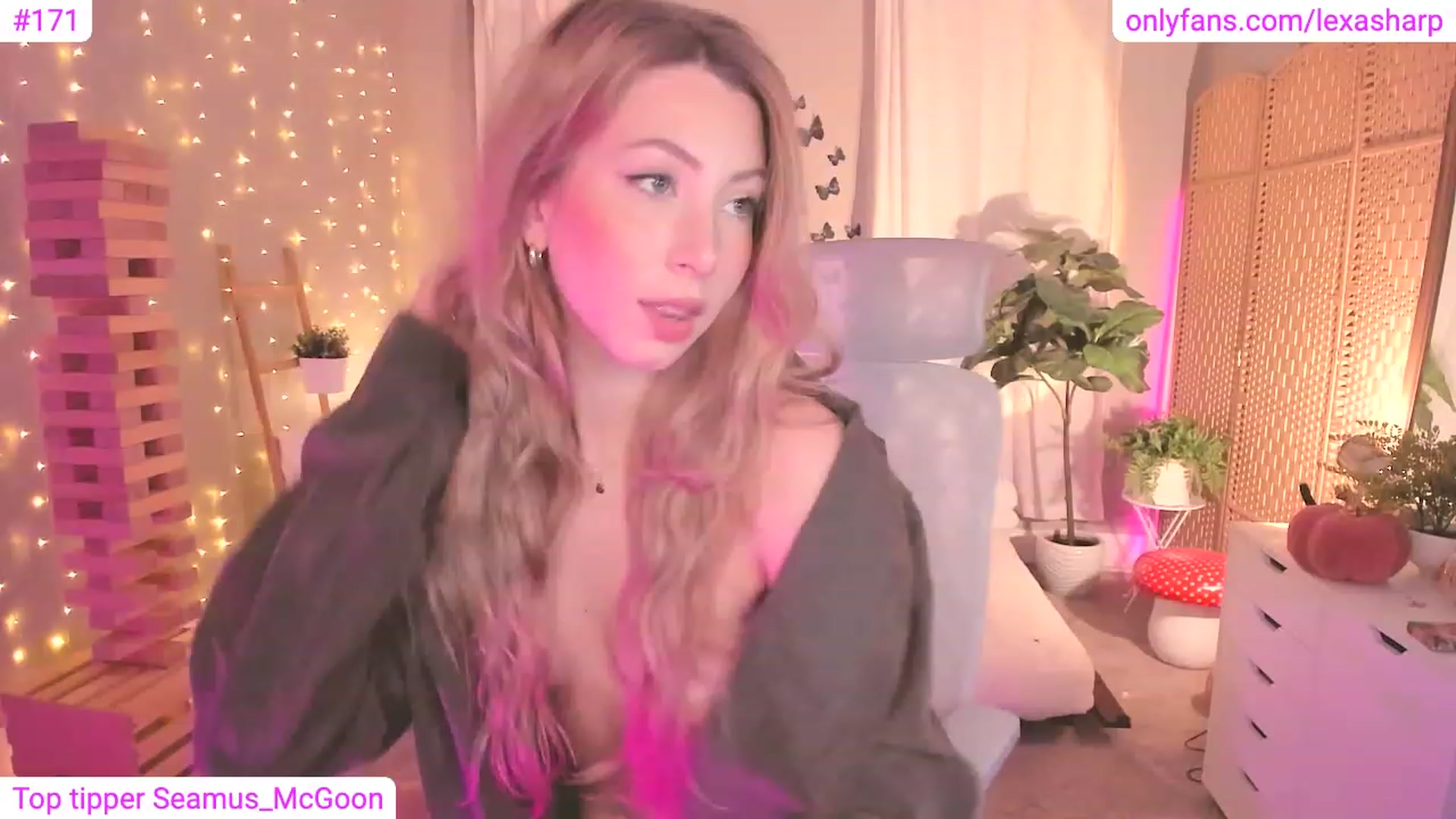 Gallery image thumbnail from alexasharp's myfreecams stream on, 10/23/2023, 23:20 image 3 of 20