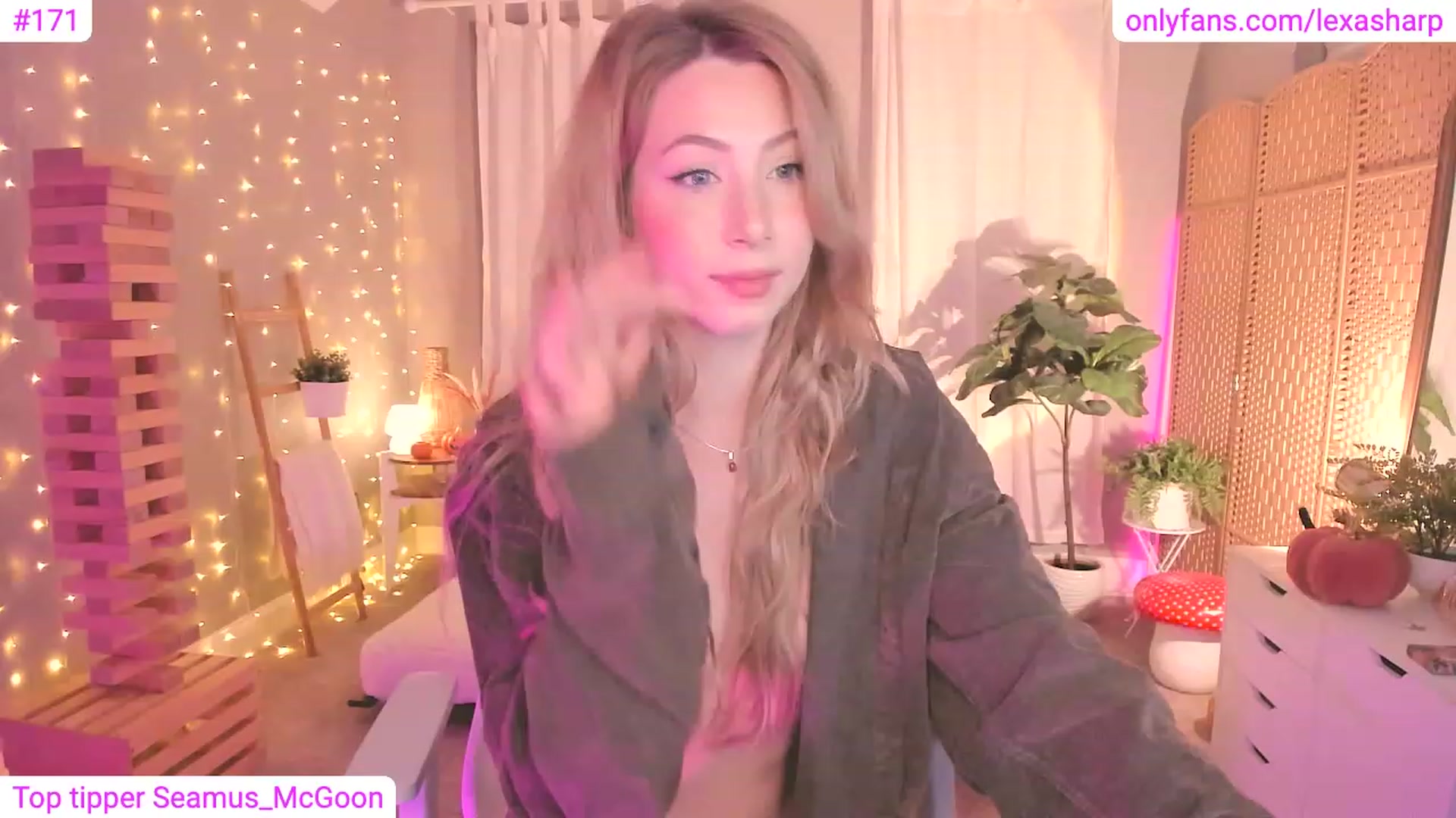 Gallery image thumbnail from alexasharp's myfreecams stream on, 10/23/2023, 23:20 image 7 of 20