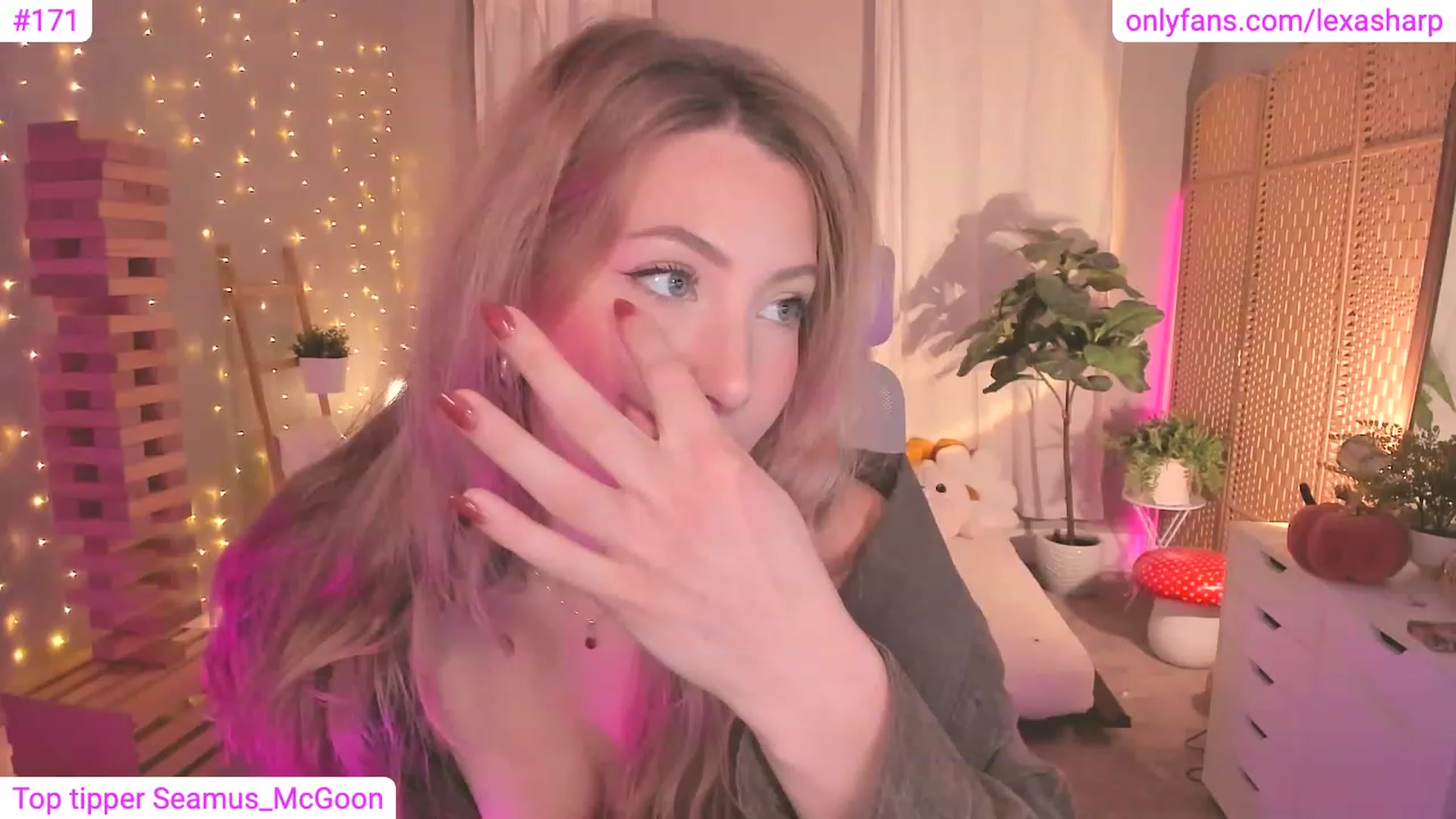 Gallery image thumbnail from alexasharp's myfreecams stream on, 10/23/2023, 23:20 image 4 of 20