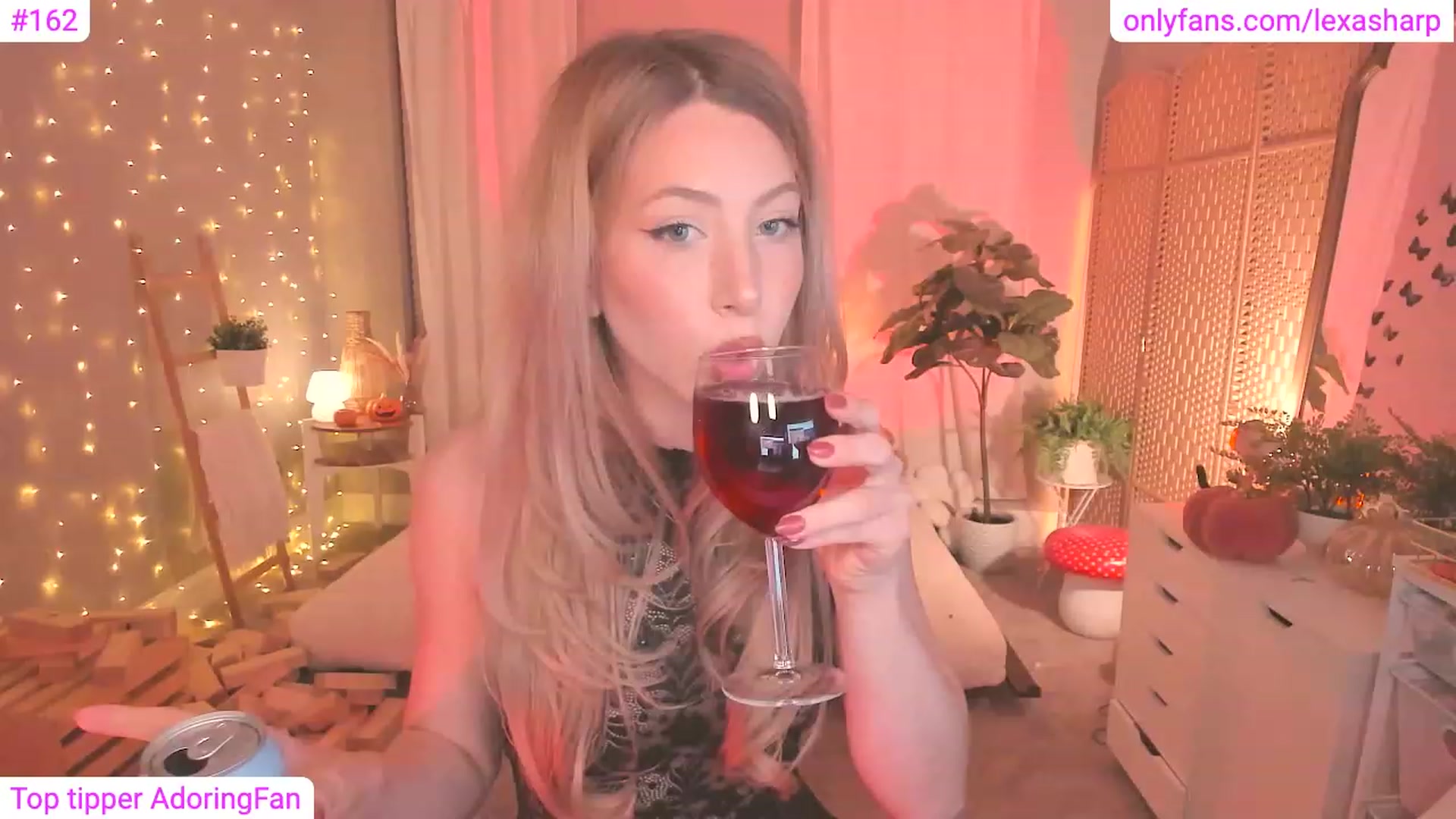 Gallery image thumbnail from alexasharp's myfreecams stream on, 10/27/2023, 02:37 image 5 of 20