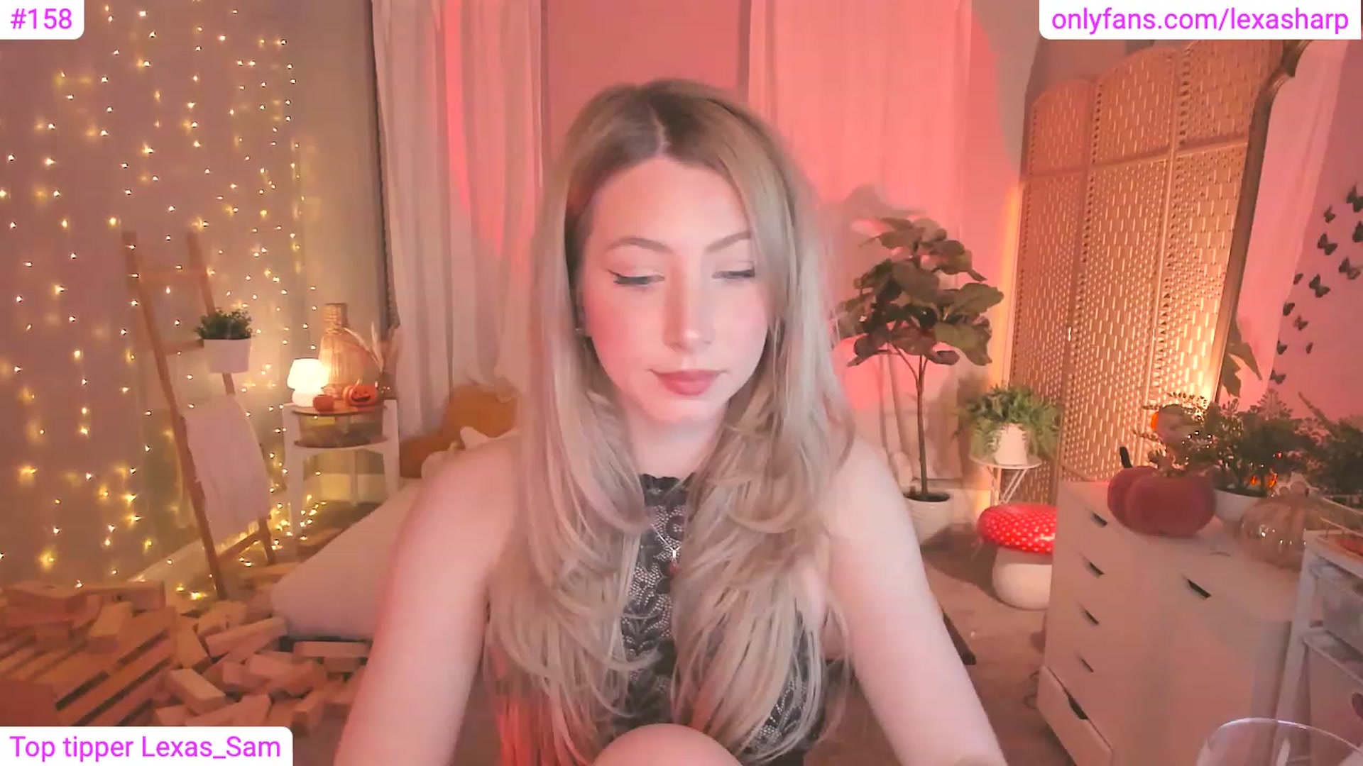 Gallery image thumbnail from alexasharp's myfreecams stream on, 10/27/2023, 02:37 image 9 of 20