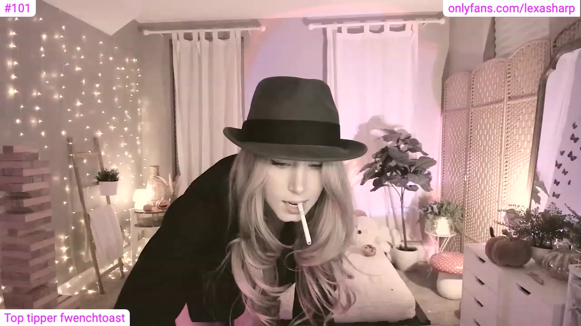 Gallery image thumbnail from alexasharp's myfreecams stream on, 10/31/2023, 01:46 image 5 of 20