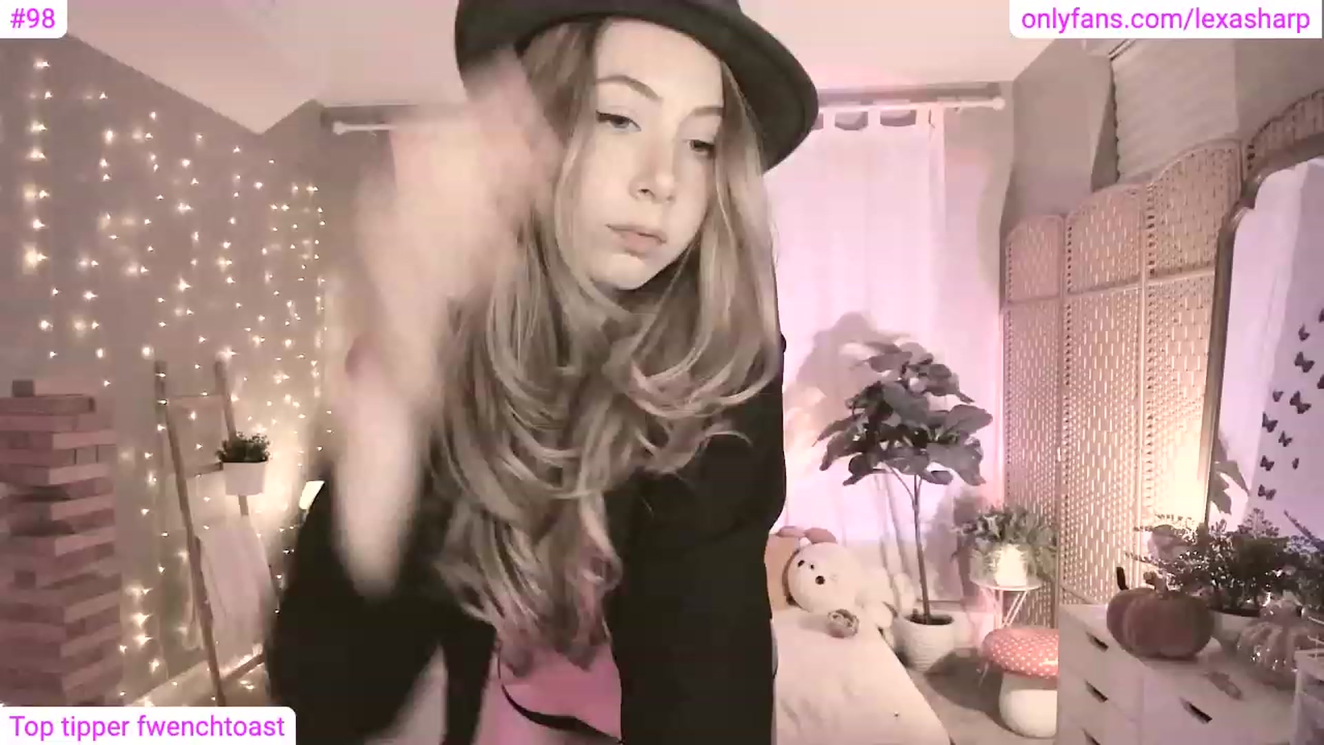 Gallery image thumbnail from alexasharp's myfreecams stream on, 10/31/2023, 01:46 image 14 of 20