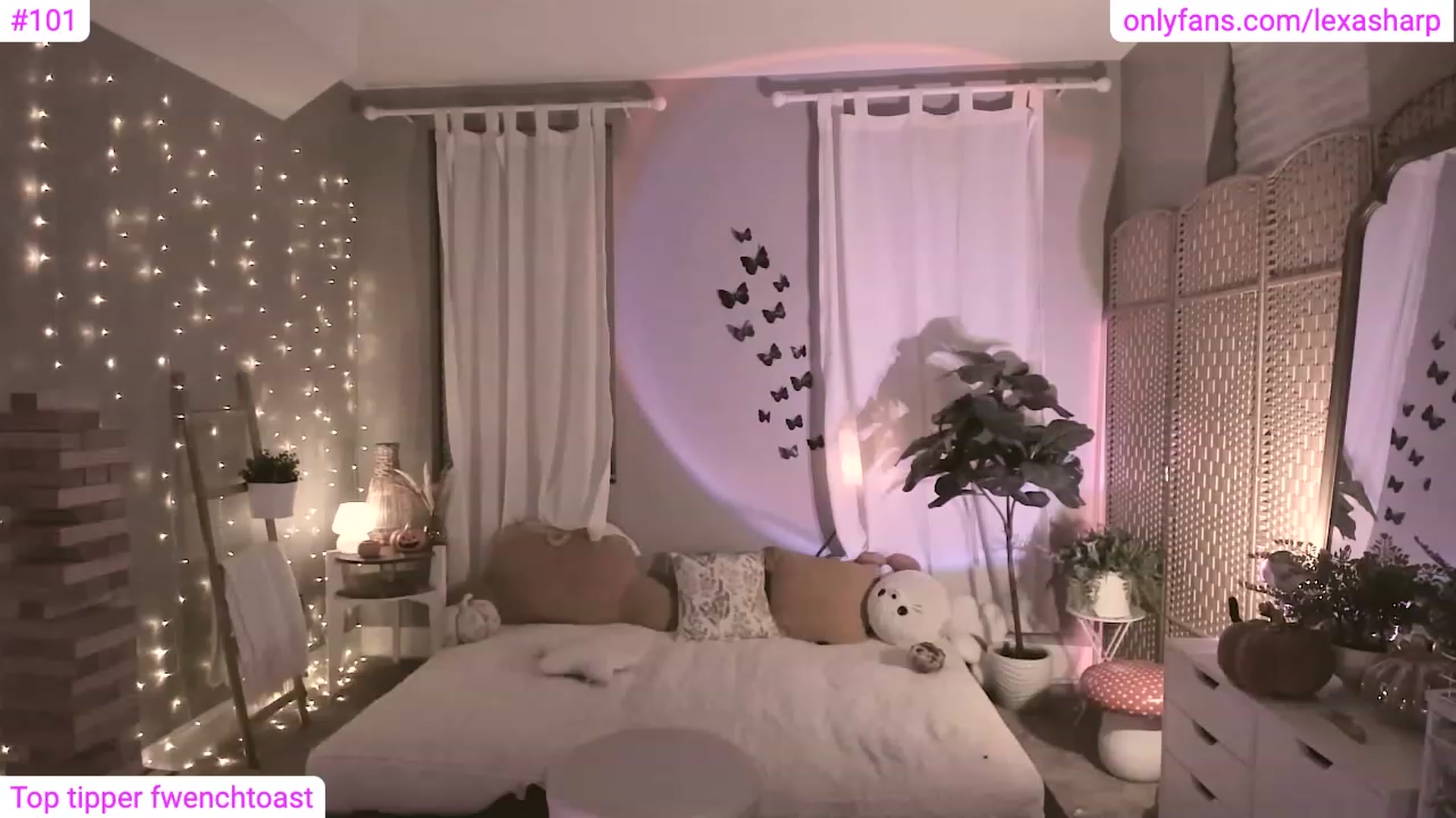 Gallery image thumbnail from alexasharp's myfreecams stream on, 10/31/2023, 01:46 image 3 of 20
