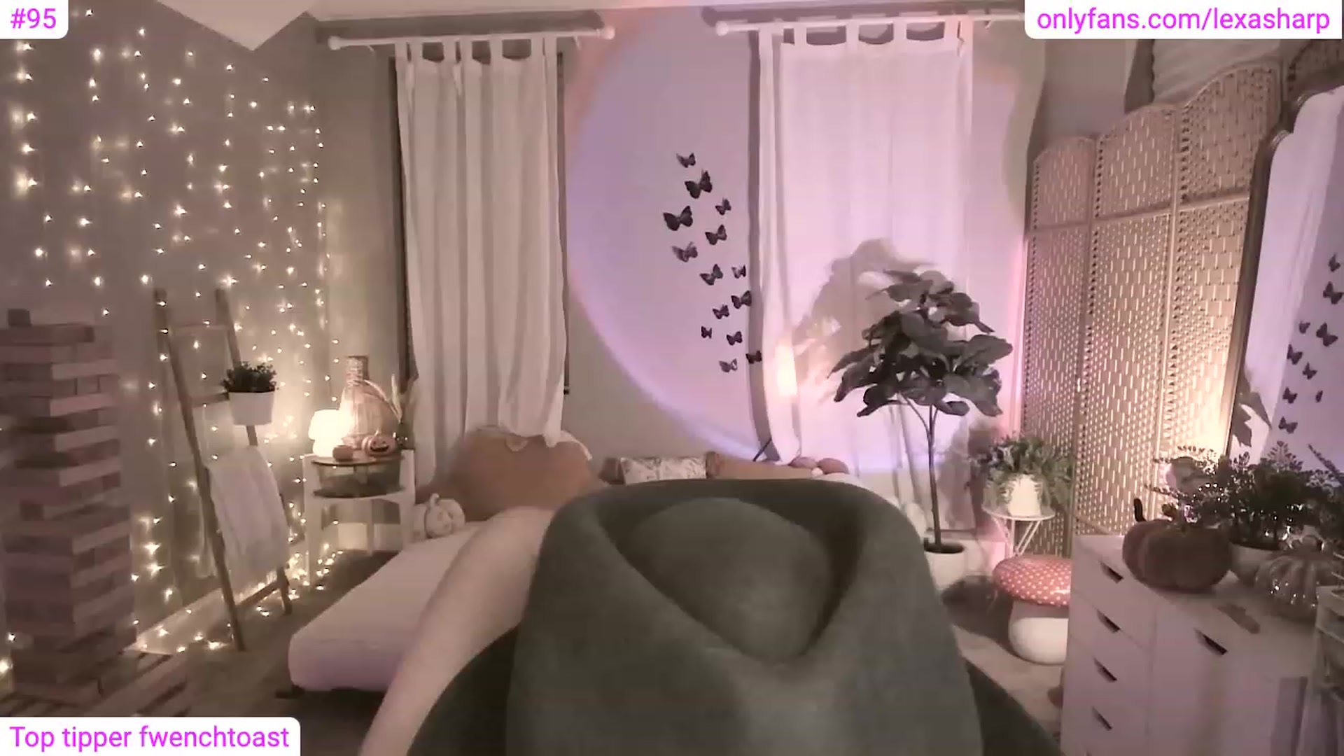 Gallery image thumbnail from alexasharp's myfreecams stream on, 10/31/2023, 02:22 image 4 of 20