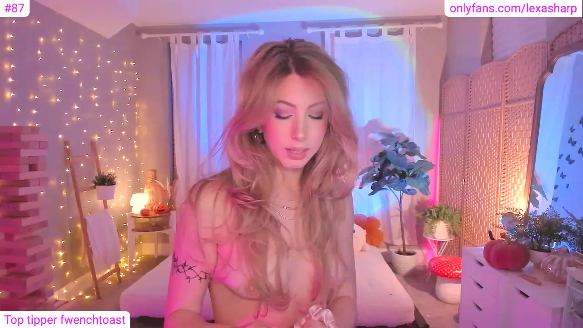 Gallery image thumbnail from alexasharp's myfreecams stream on, 11/01/2023, 05:34 image 10 of 20